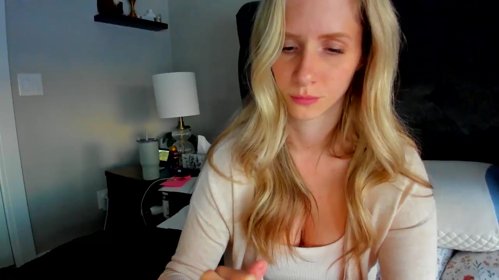 Gallery image thumbnail from Lucylux1's myfreecams stream on, 05/28/2024, 03:05 image 15 of 20