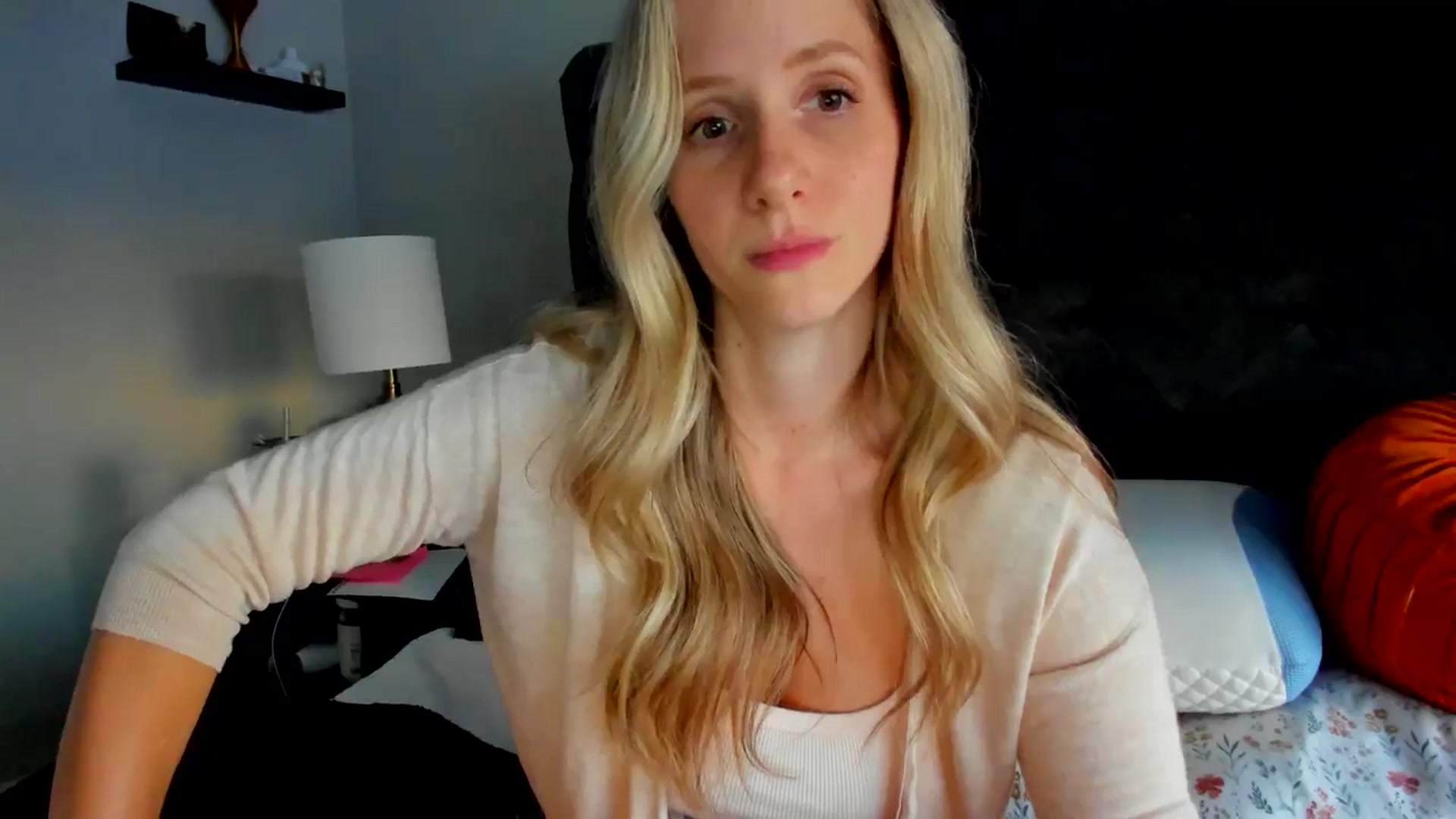 Gallery image thumbnail from Lucylux1's myfreecams stream on, 05/28/2024, 03:05 image 12 of 20