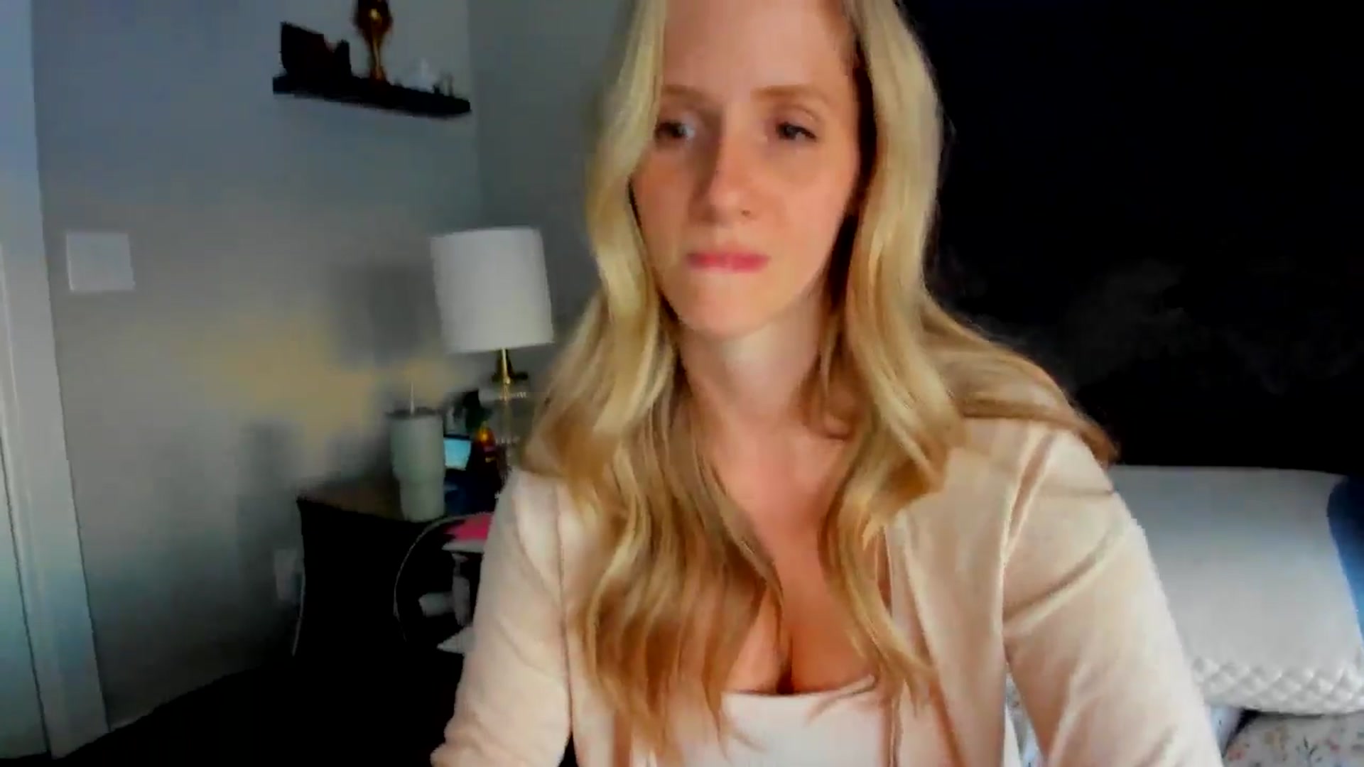 Gallery image thumbnail from Lucylux1's myfreecams stream on, 05/28/2024, 03:05 image 13 of 20