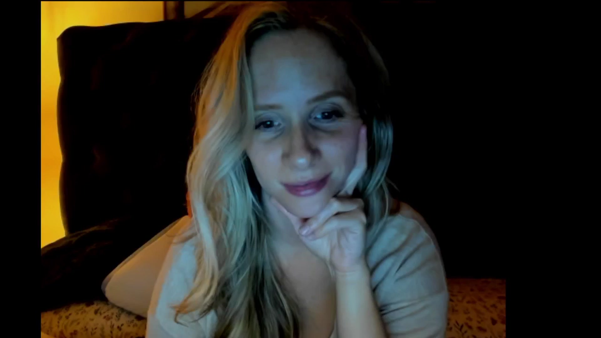 Gallery image thumbnail from Lucylux1's myfreecams stream on, 05/28/2024, 04:15 image 10 of 20