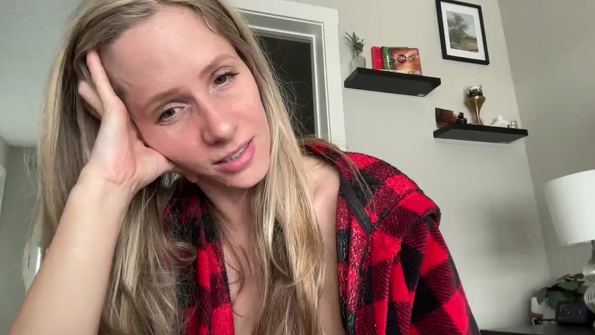 Gallery image thumbnail from Lucylux1's myfreecams stream on, 05/30/2024, 18:58 image 19 of 20