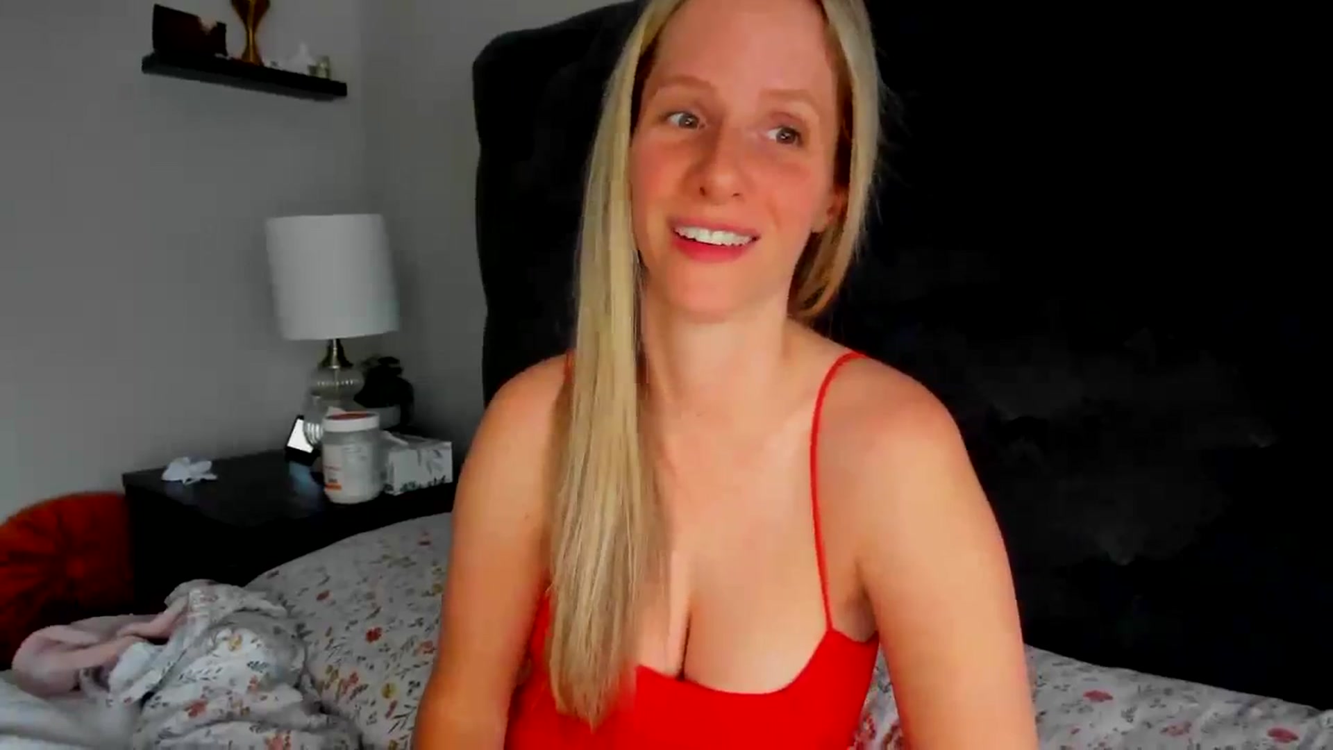 Gallery image thumbnail from Lucylux1's myfreecams stream on, 06/03/2024, 02:47 image 15 of 20