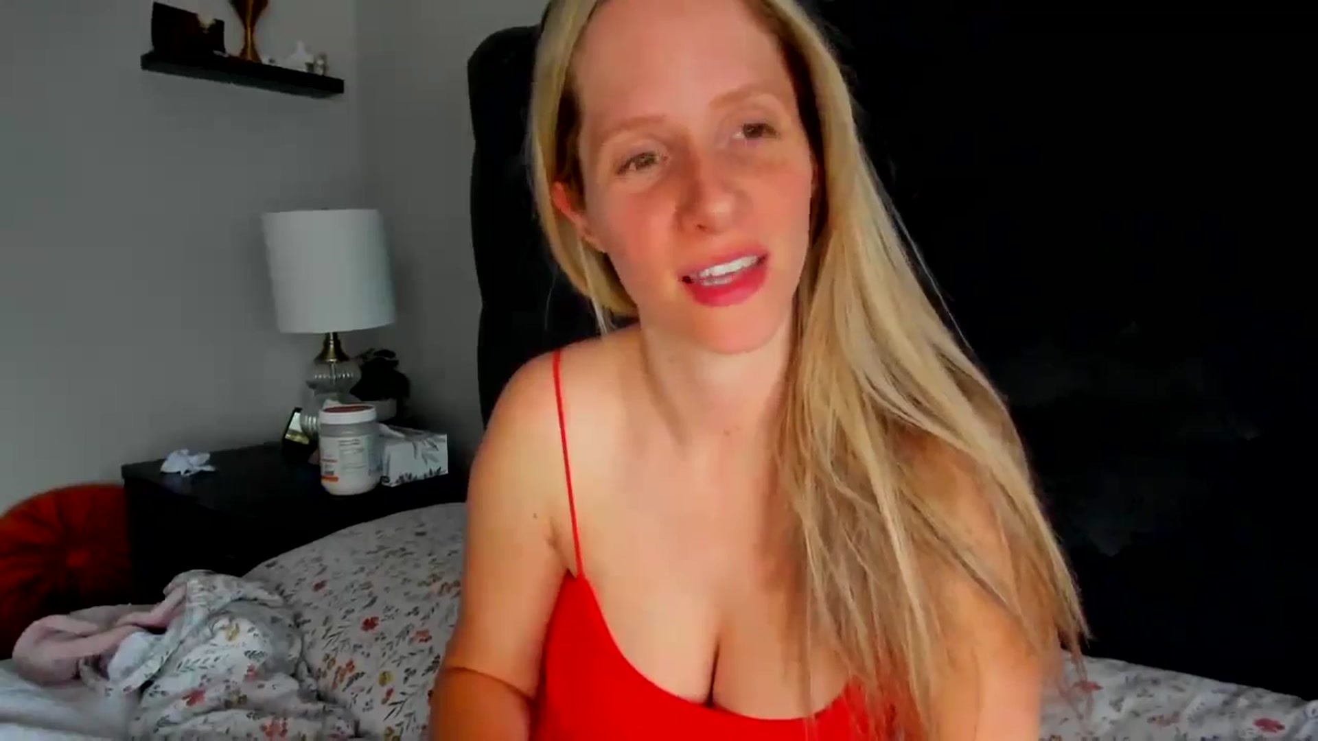 Gallery image thumbnail from Lucylux1's myfreecams stream on, 06/03/2024, 02:47 image 14 of 20