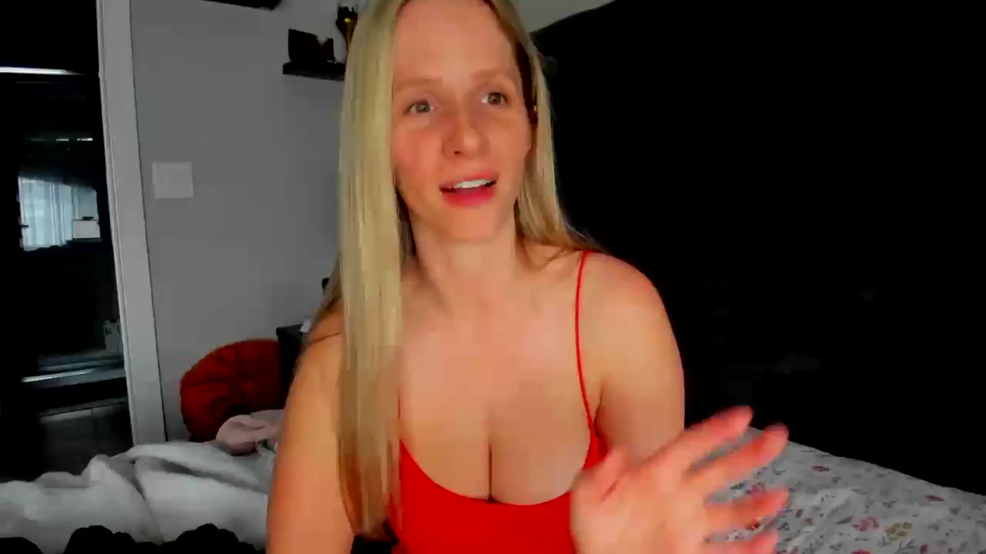 Gallery image thumbnail from Lucylux1's myfreecams stream on, 06/03/2024, 02:47 image 4 of 20