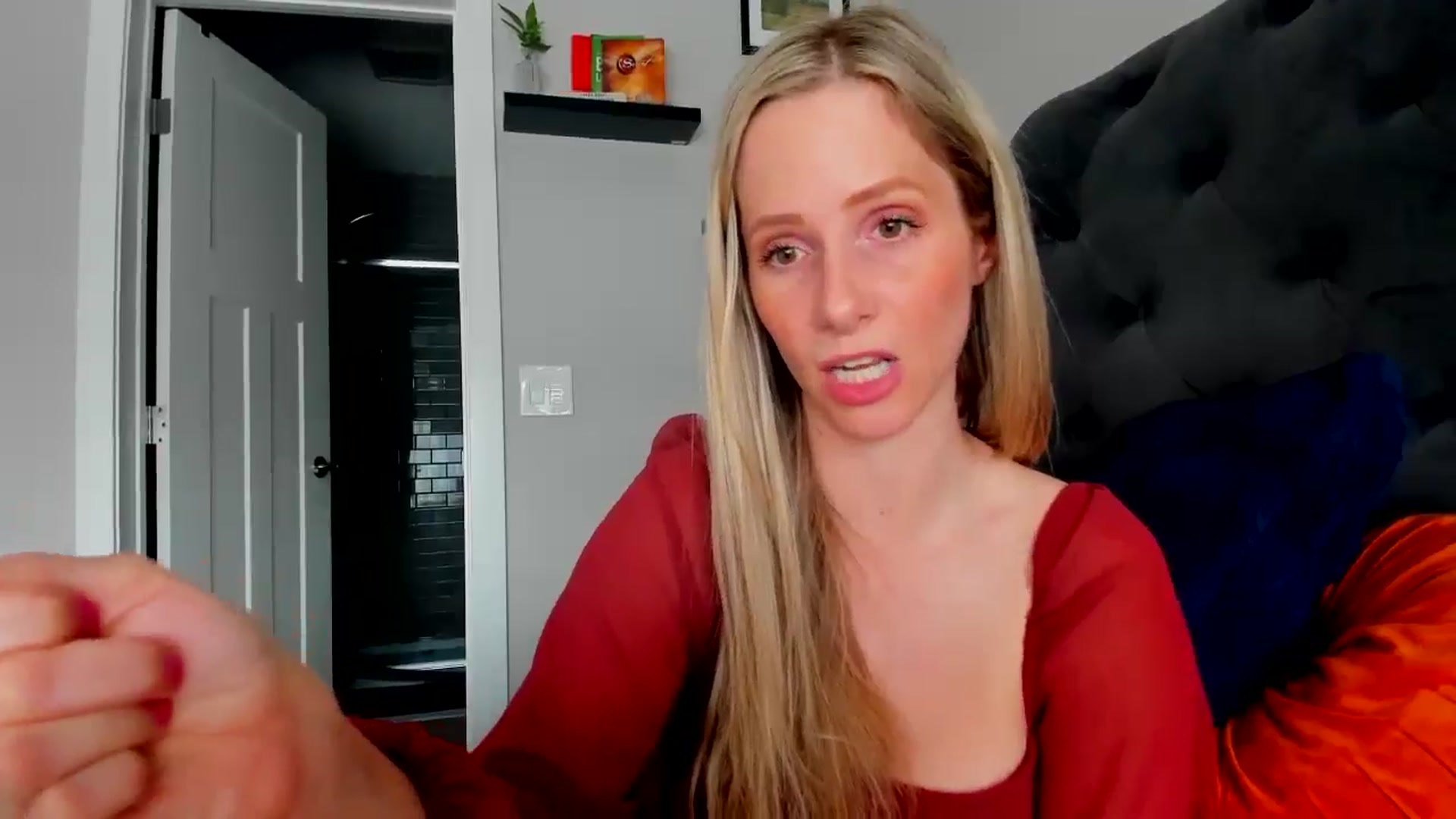 Gallery image thumbnail from Lucylux1's myfreecams stream on, 06/03/2024, 18:45 image 10 of 20