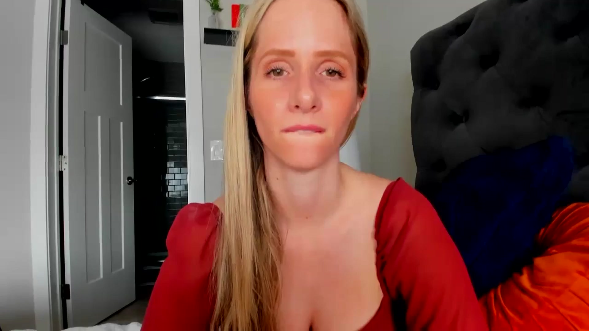 Gallery image thumbnail from Lucylux1's myfreecams stream on, 06/03/2024, 18:45 image 12 of 20