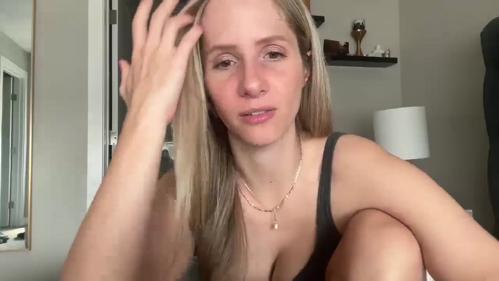 Gallery image thumbnail from Lucylux1's myfreecams stream on, 06/10/2024, 17:34 image 12 of 20