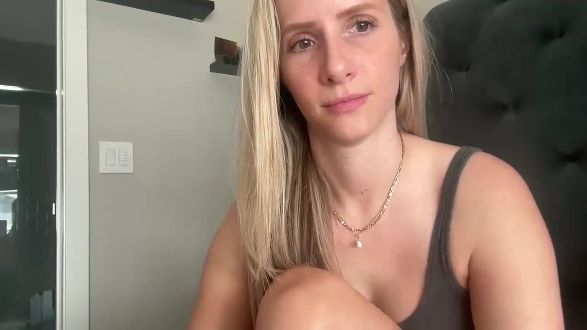 Gallery image thumbnail from Lucylux1's myfreecams stream on, 06/10/2024, 18:04 image 3 of 20