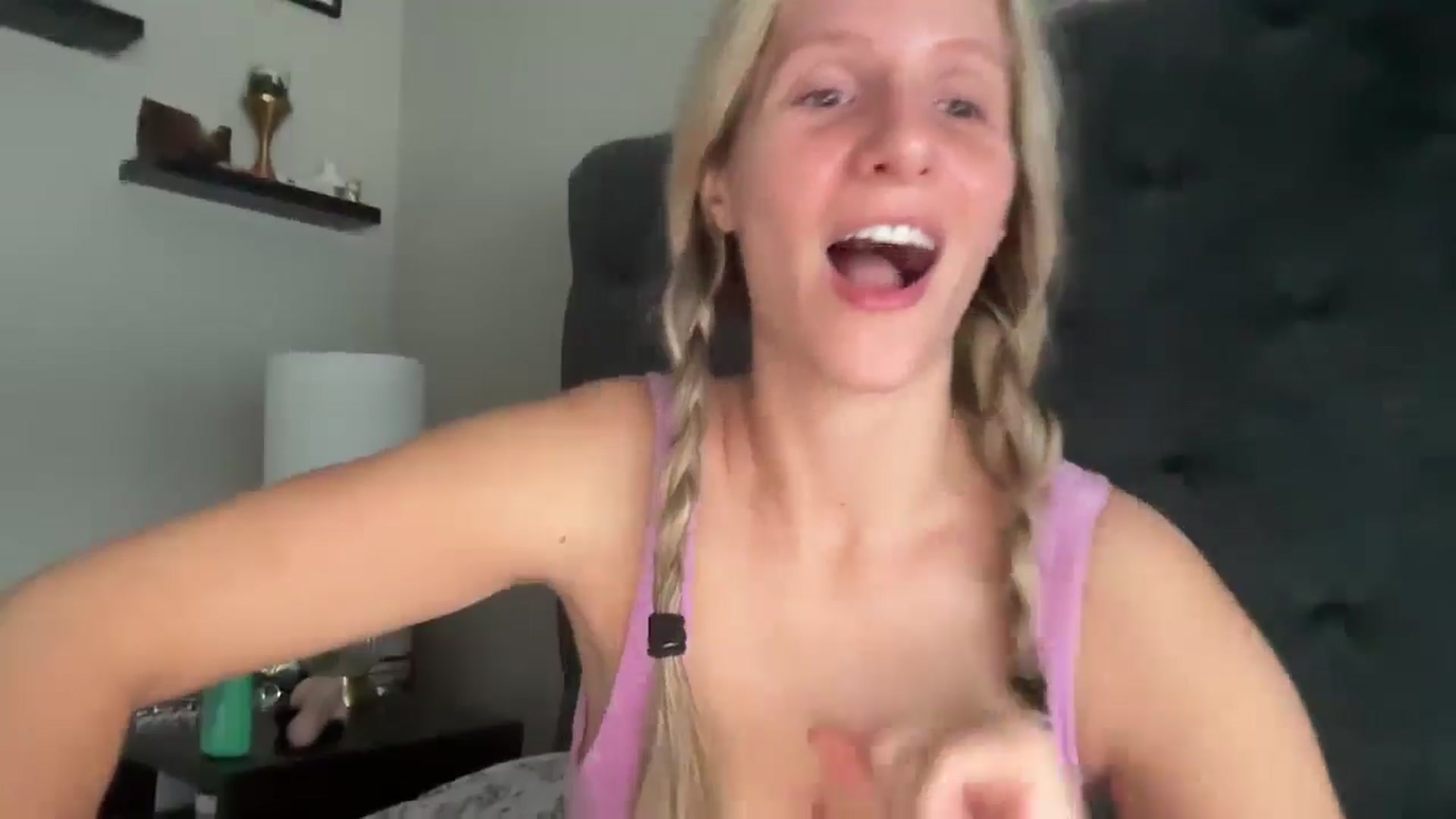 Gallery image thumbnail from Lucylux1's myfreecams stream on, 06/17/2024, 03:21 image 3 of 20