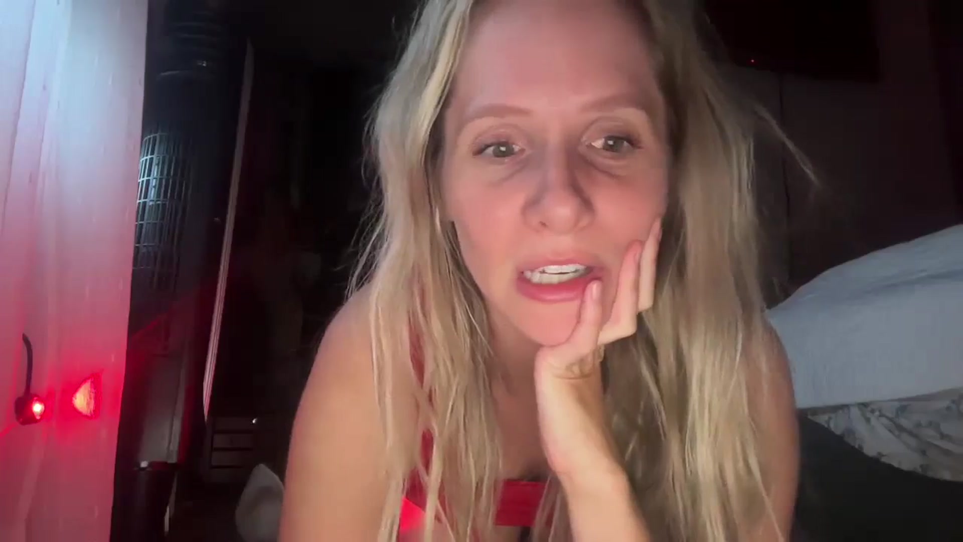 Gallery image thumbnail from Lucylux1's myfreecams stream on, 06/19/2024, 03:34 image 20 of 20