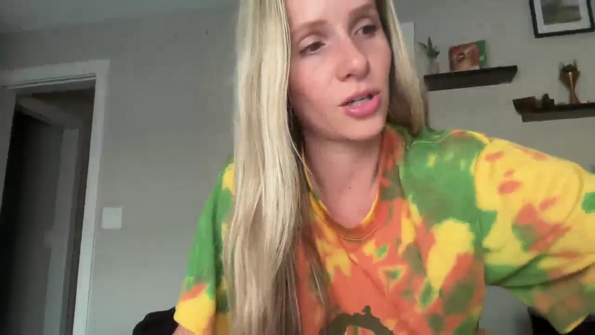 Gallery image thumbnail from Lucylux1's myfreecams stream on, 07/15/2024, 03:27 image 2 of 20