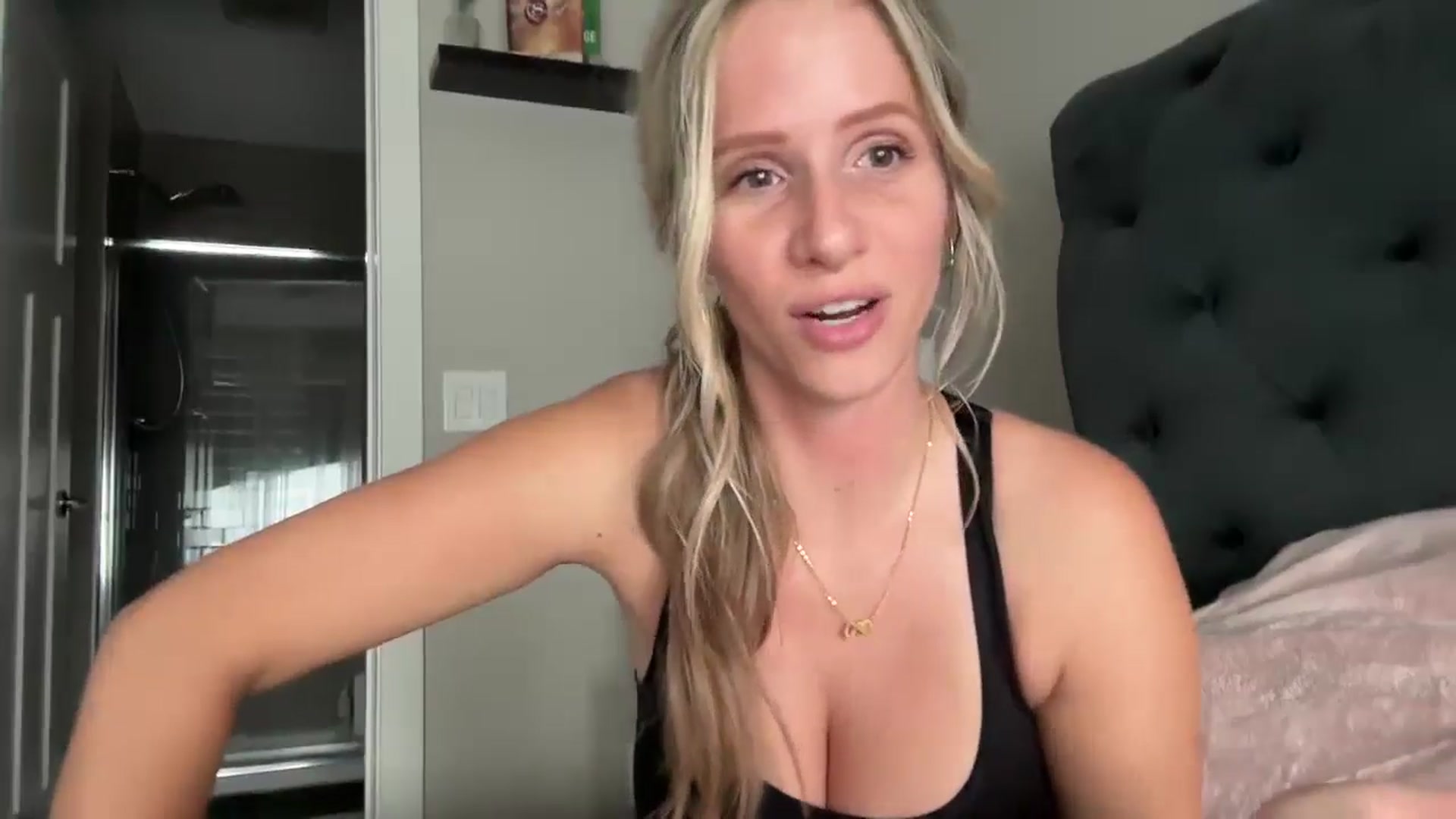 Gallery image thumbnail from Lucylux1's myfreecams stream on, 07/23/2024, 02:30 image 6 of 20