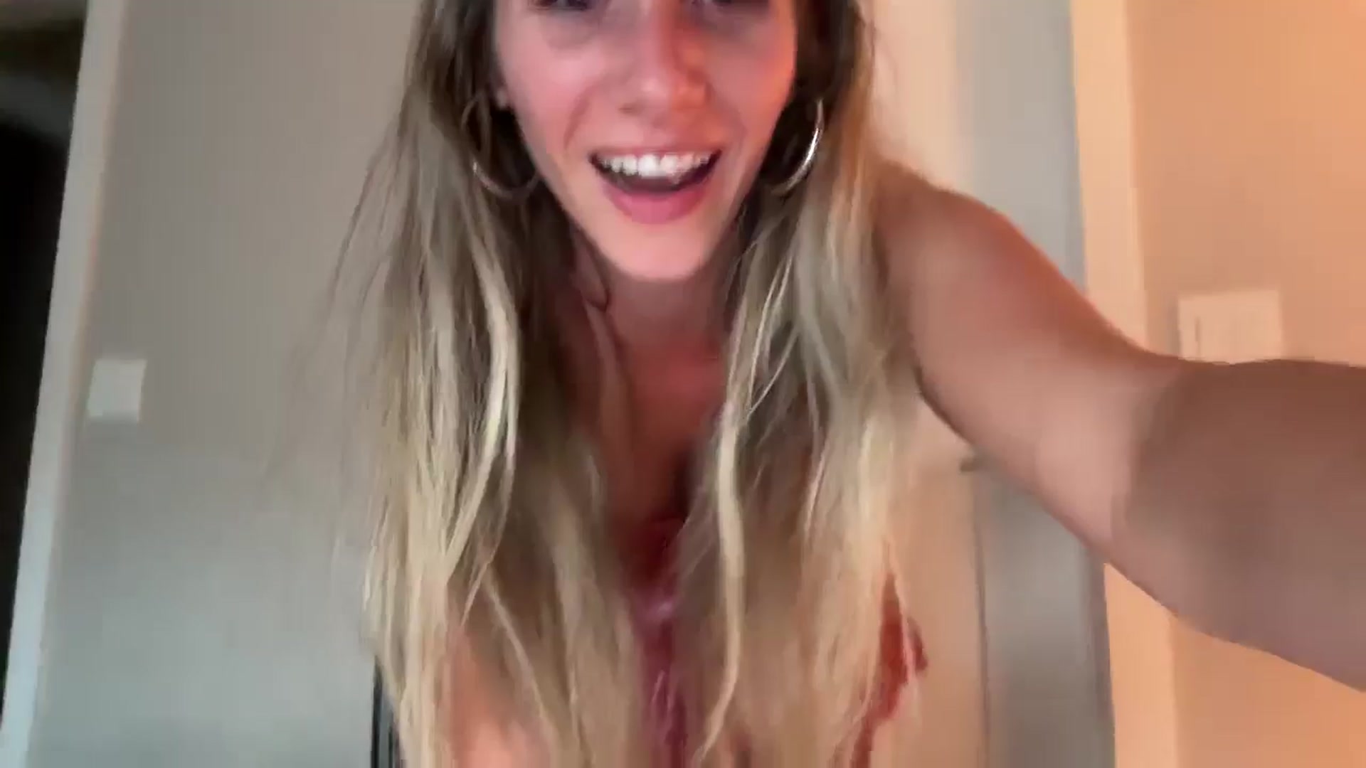 Gallery image thumbnail from Lucylux1's myfreecams stream on, 07/29/2024, 02:49 image 15 of 20