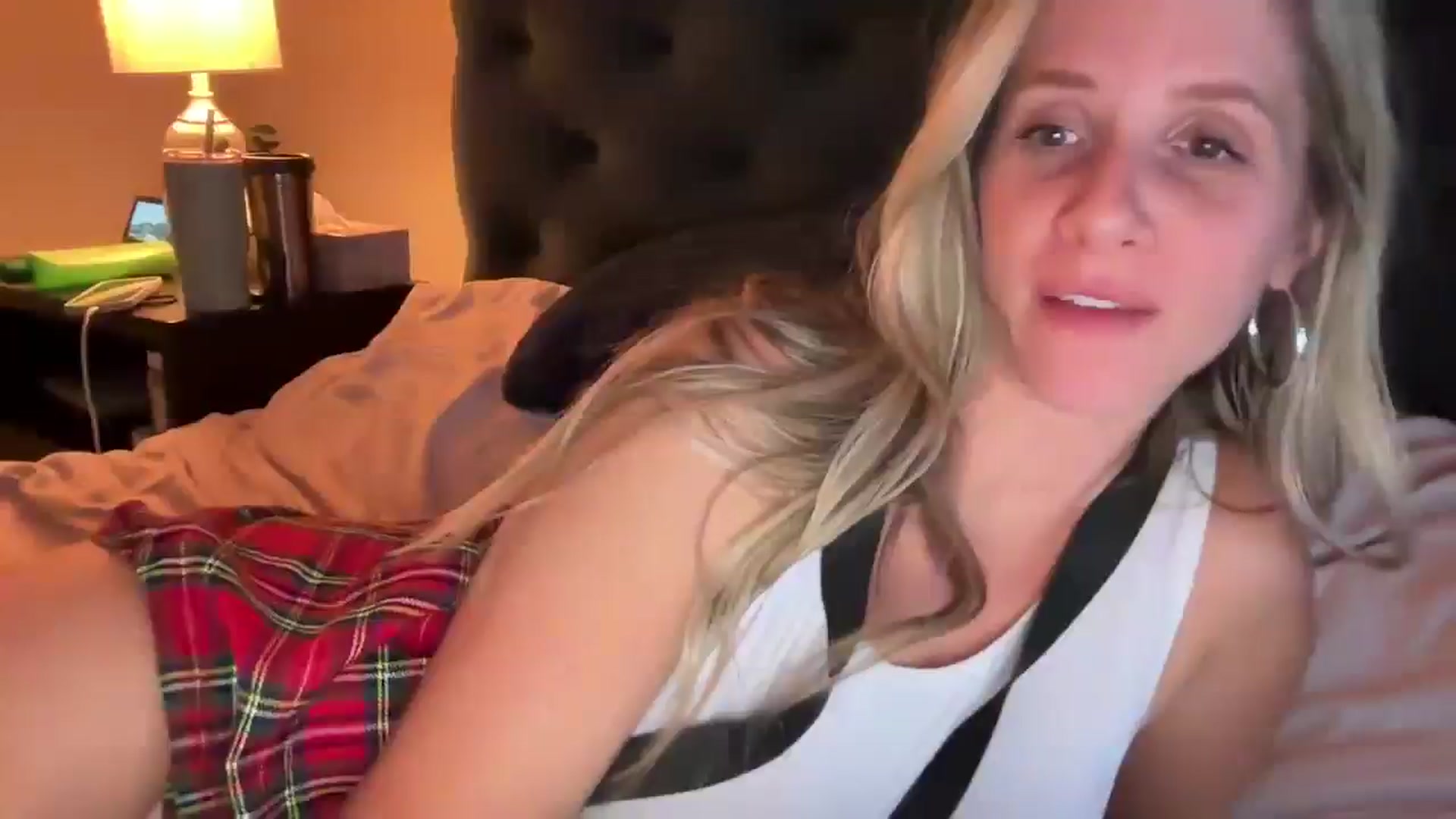 Gallery image thumbnail from Lucylux1's myfreecams stream on, 08/06/2024, 02:56 image 11 of 20