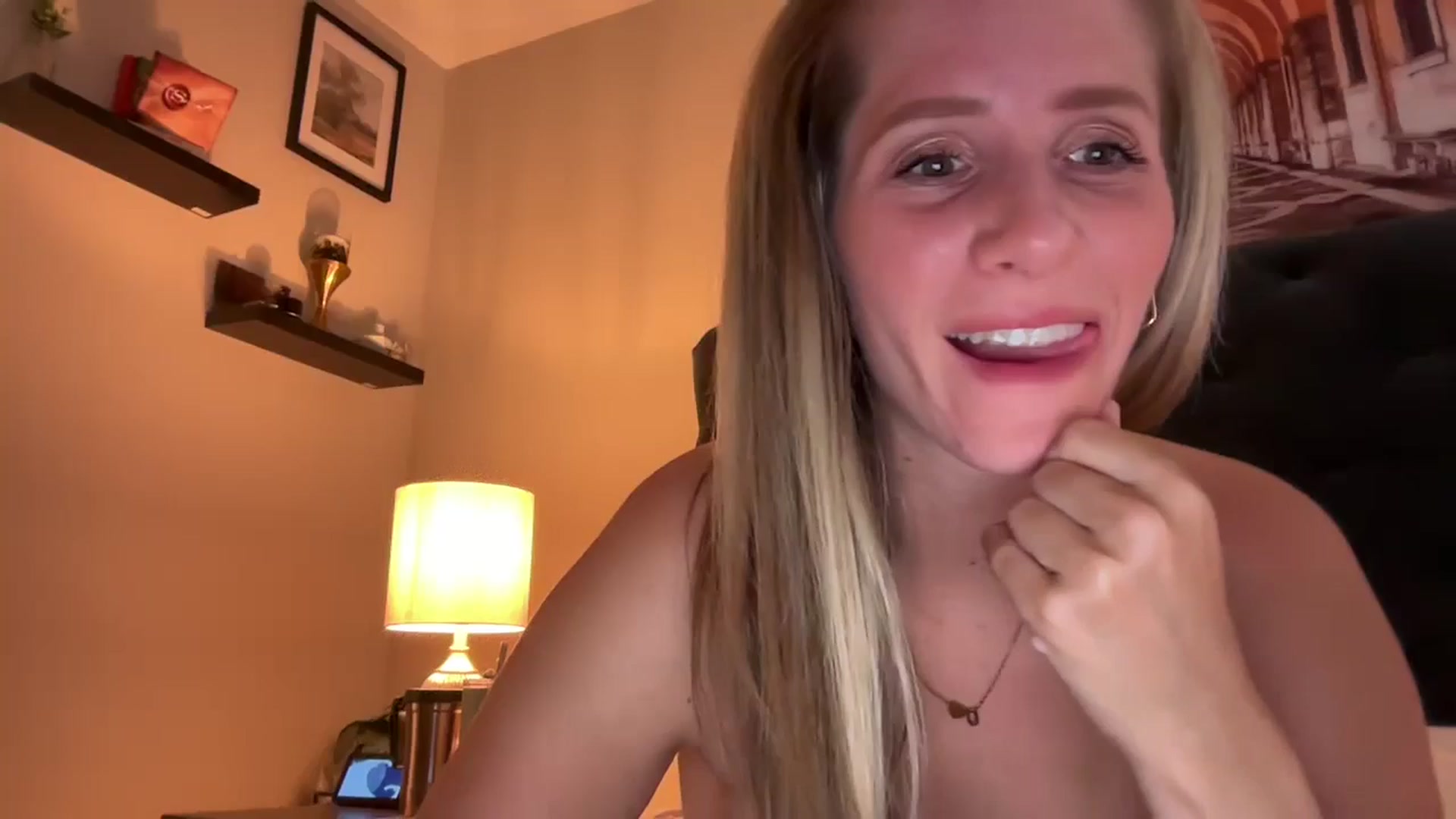 Gallery image thumbnail from Lucylux1's myfreecams stream on, 09/02/2024, 04:01 image 18 of 20