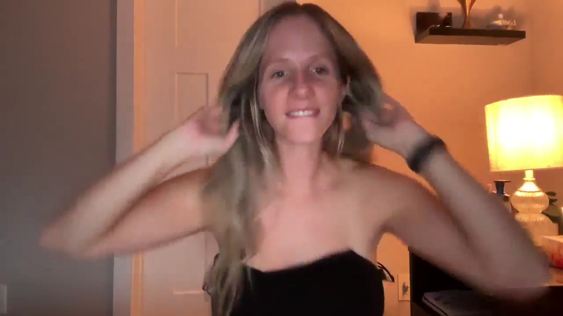 Gallery image thumbnail from Lucylux1's myfreecams stream on, 09/09/2024, 02:12 image 13 of 20