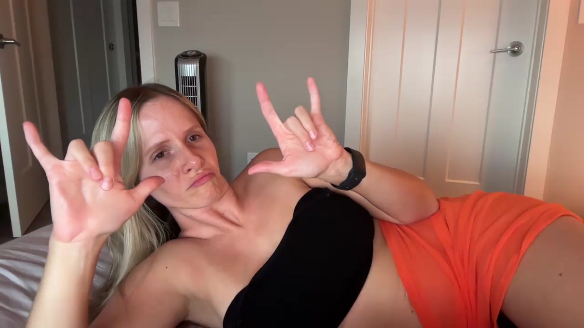 Gallery image thumbnail from Lucylux1's myfreecams stream on, 09/09/2024, 02:12 image 4 of 20