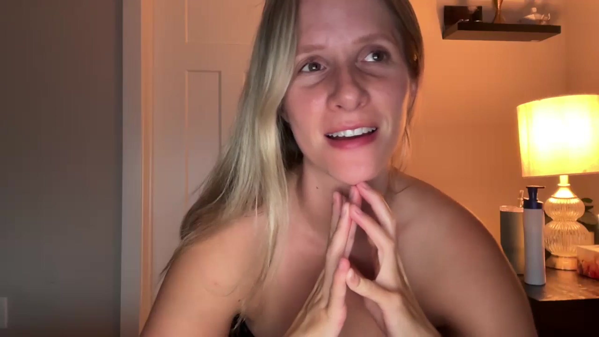 Gallery image thumbnail from Lucylux1's myfreecams stream on, 09/09/2024, 02:12 image 12 of 20