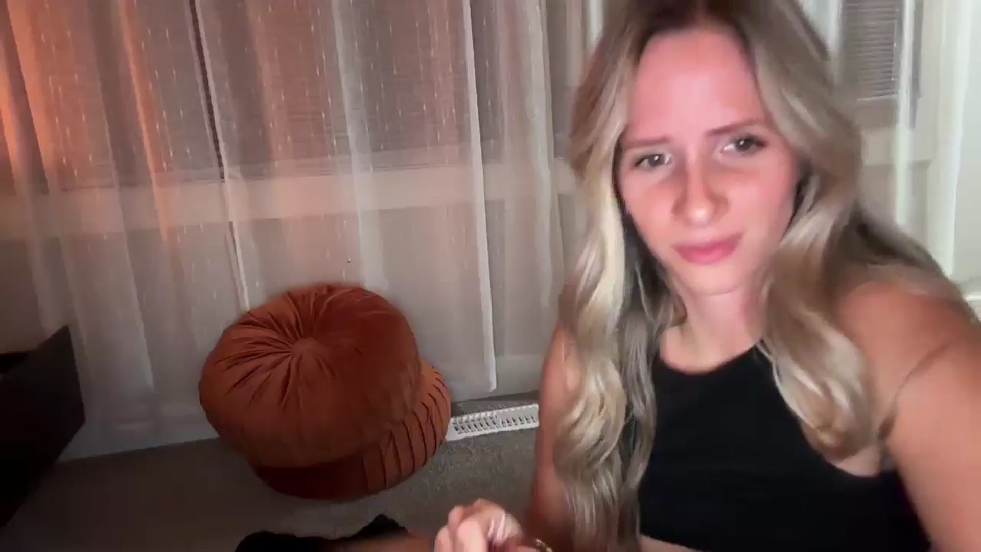 Gallery image thumbnail from Lucylux1's myfreecams stream on, 09/16/2024, 03:48 image 13 of 20