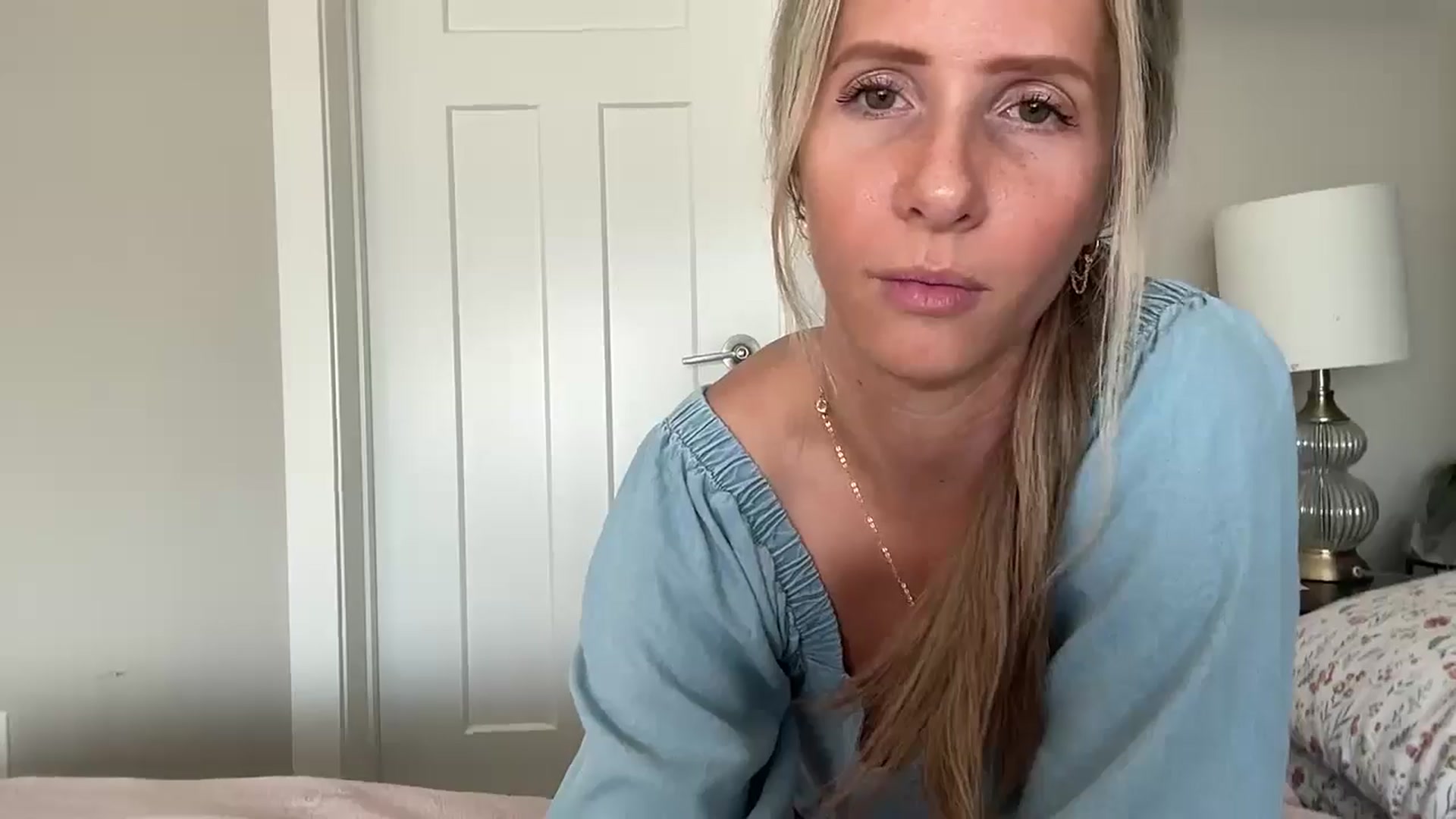 Gallery image thumbnail from Lucylux1's myfreecams stream on, 09/19/2024, 17:43 image 8 of 20