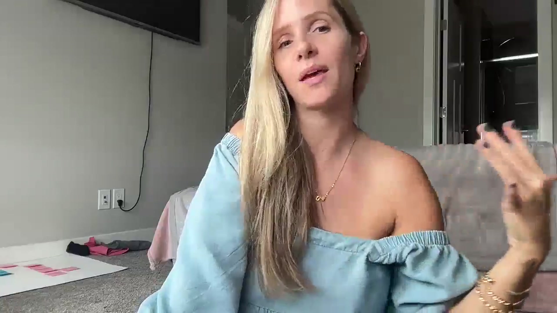 Gallery image thumbnail from Lucylux1's myfreecams stream on, 09/22/2024, 22:08 image 12 of 20