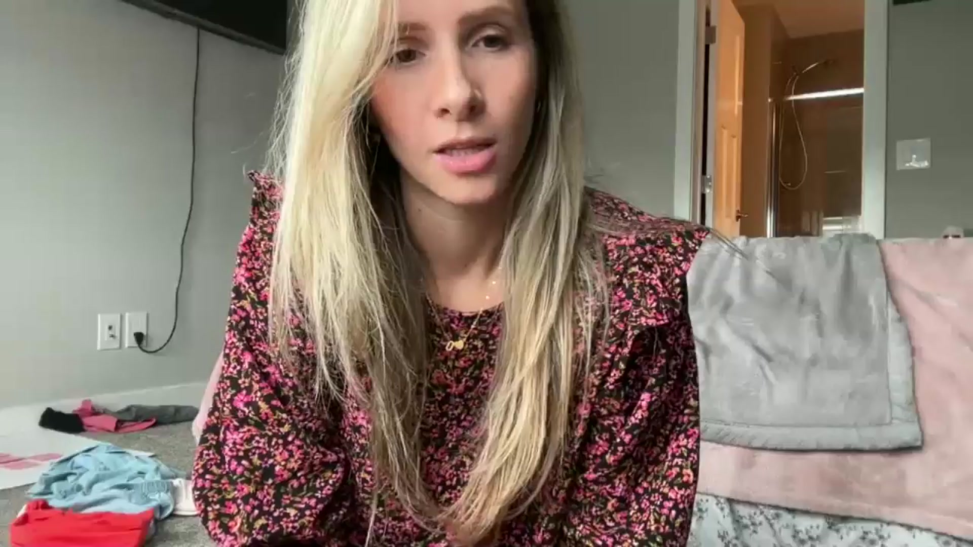 Gallery image thumbnail from Lucylux1's myfreecams stream on, 09/22/2024, 22:38 image 10 of 20