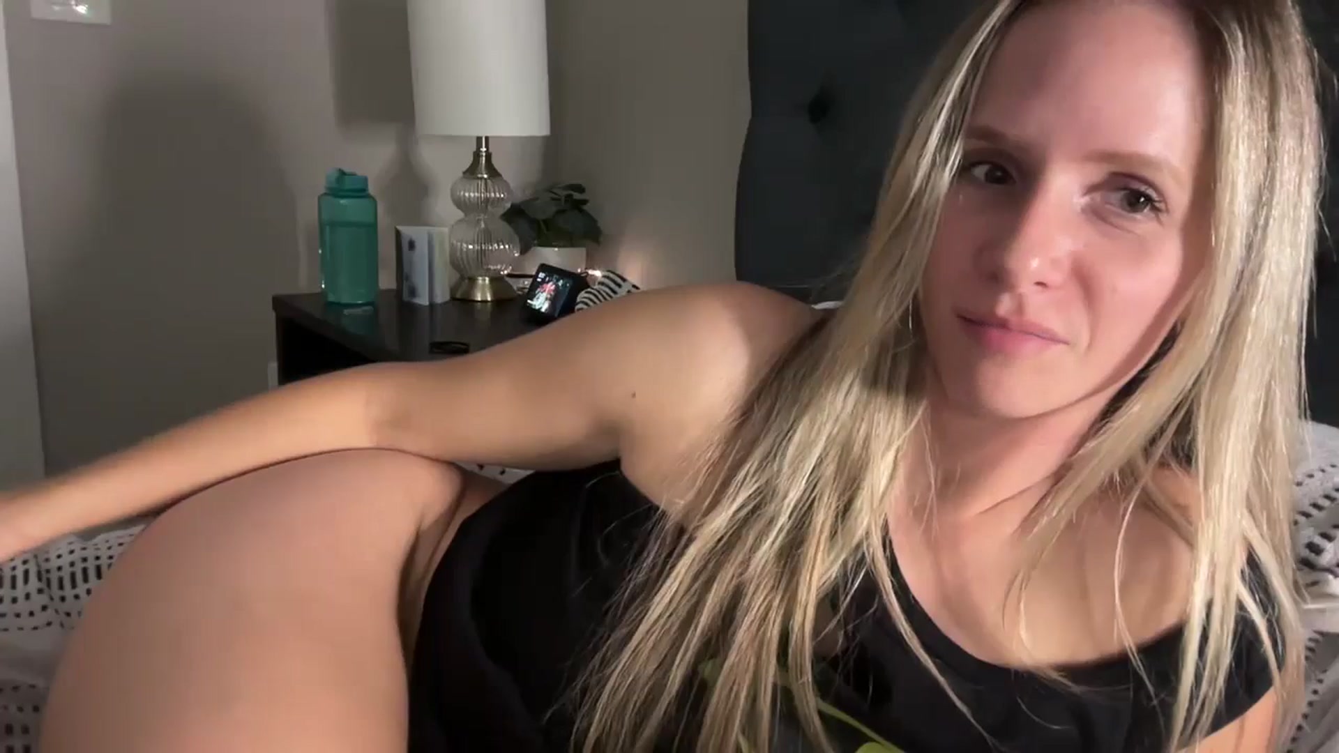 Gallery image thumbnail from Lucylux1's myfreecams stream on, 09/24/2024, 02:39 image 15 of 20