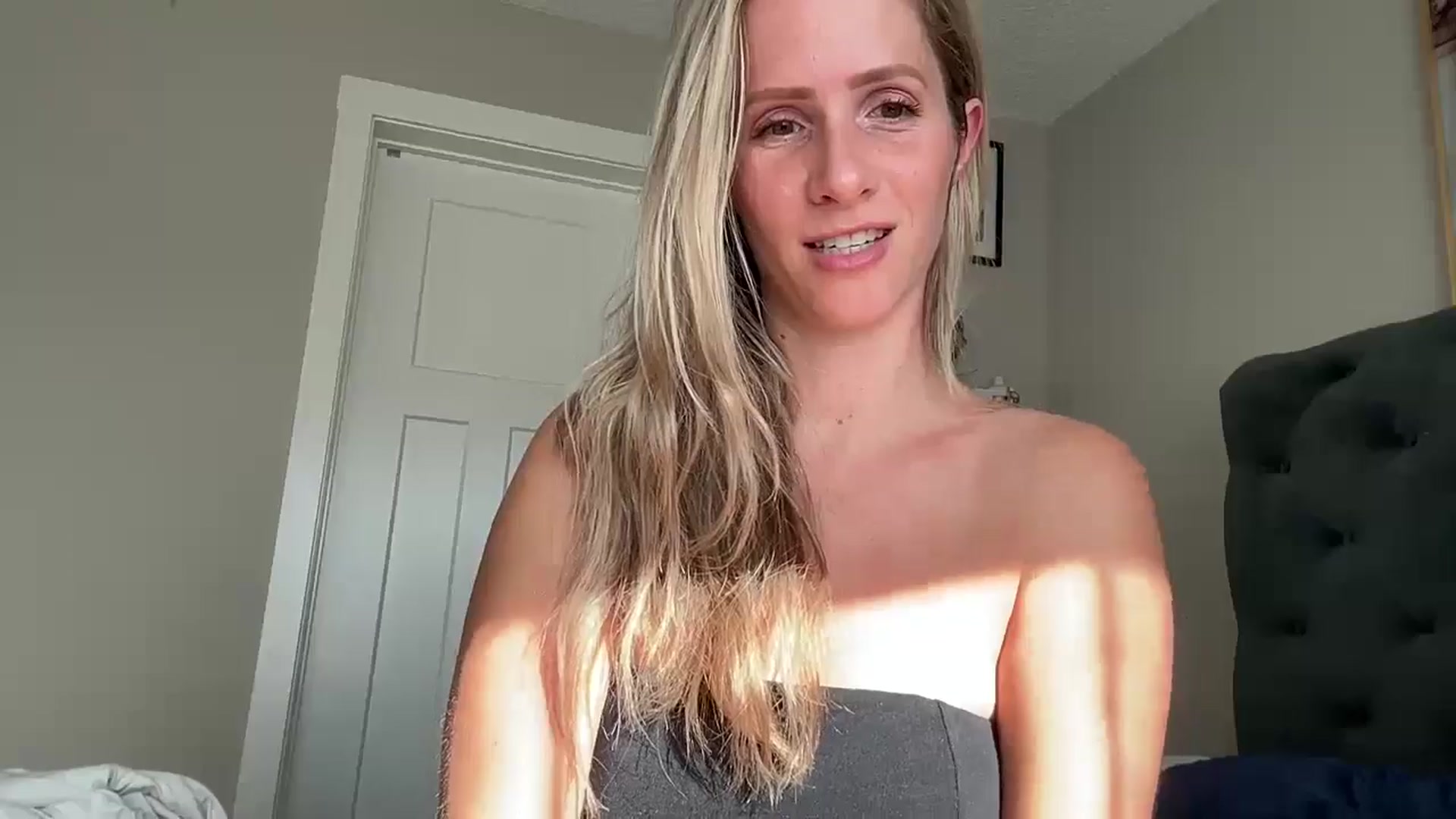 Gallery image thumbnail from Lucylux1's myfreecams stream on, 10/18/2024, 17:49 image 19 of 20