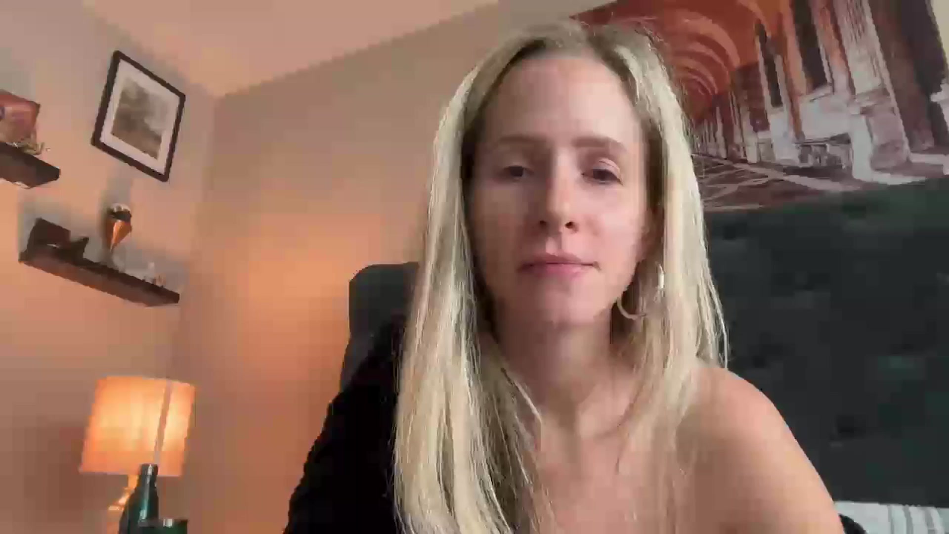 Gallery image thumbnail from Lucylux1's myfreecams stream on, 10/21/2024, 18:47 image 2 of 20