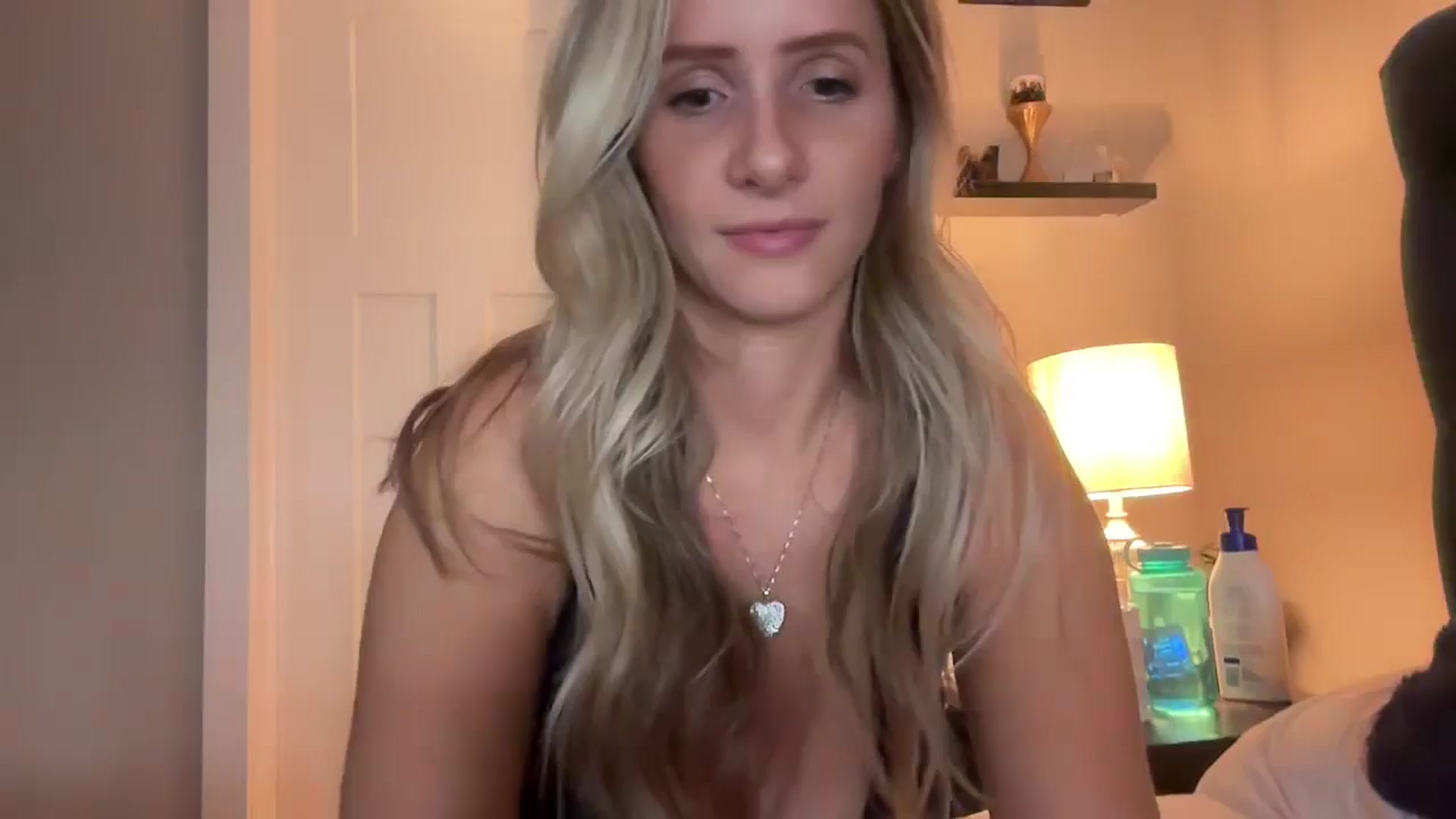 Gallery image thumbnail from Lucylux1's myfreecams stream on, 11/05/2024, 04:27 image 1 of 20
