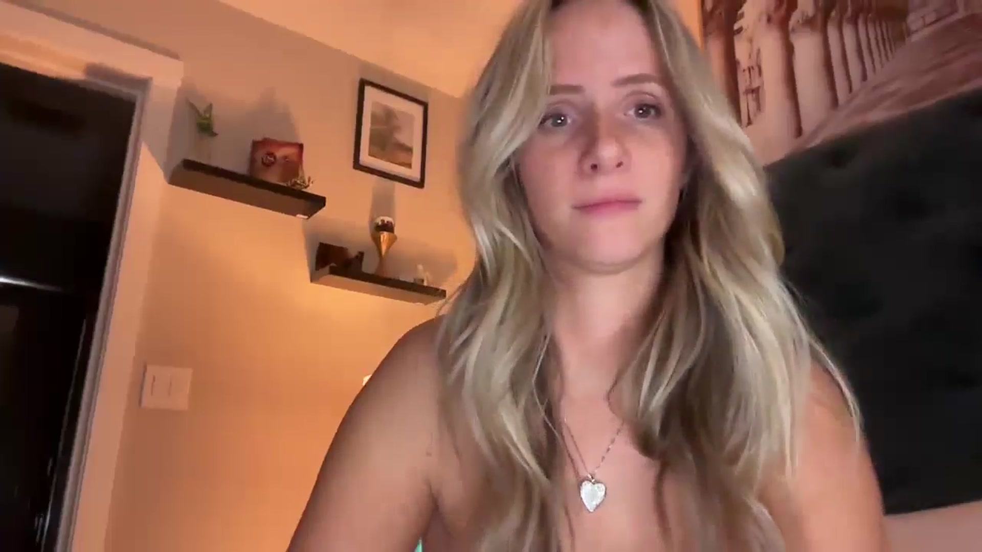 Gallery image thumbnail from Lucylux1's myfreecams stream on, 11/05/2024, 04:27 image 20 of 20