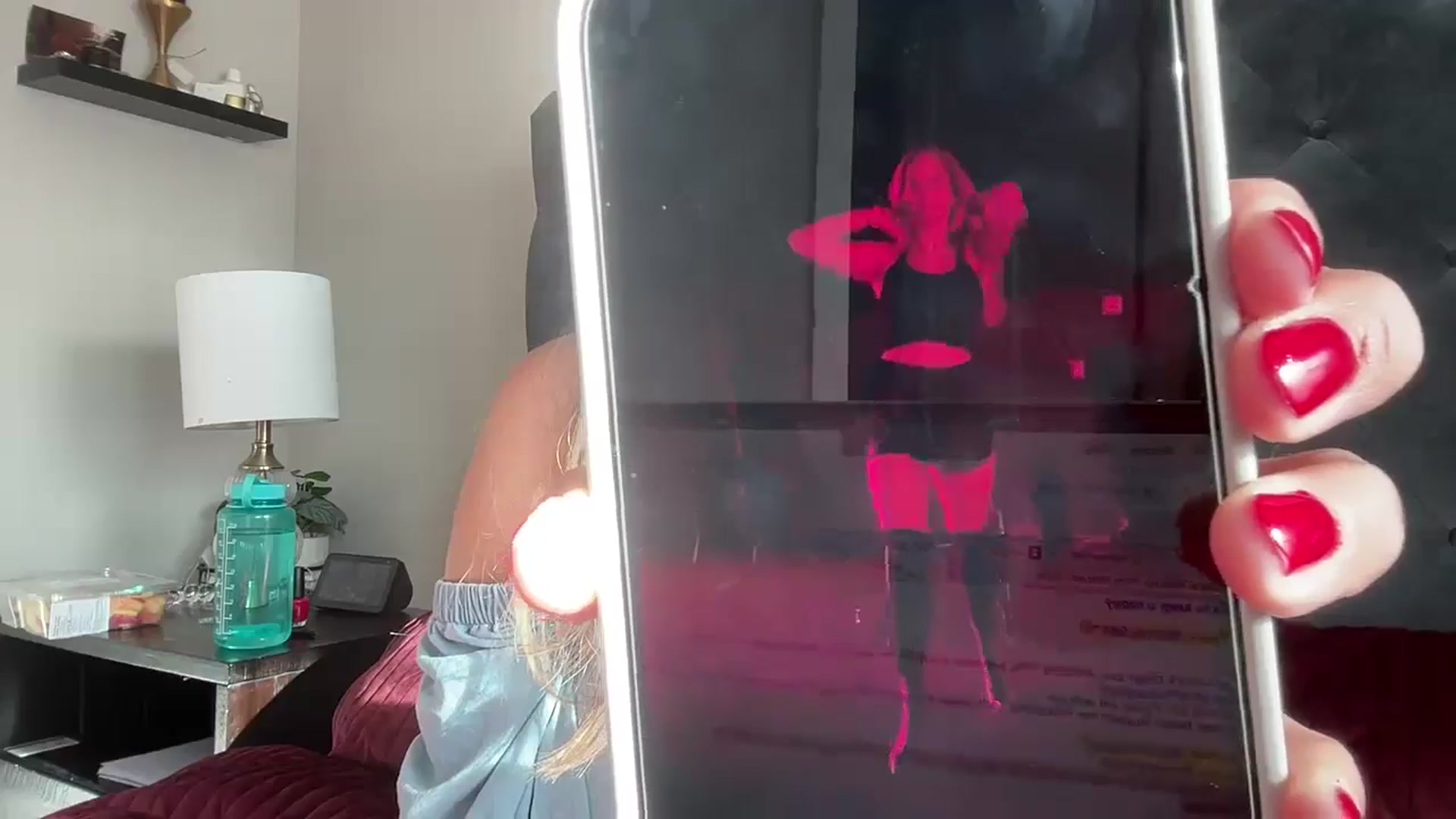 Gallery image thumbnail from Lucylux1's myfreecams stream on, 11/11/2024, 19:01 image 16 of 20
