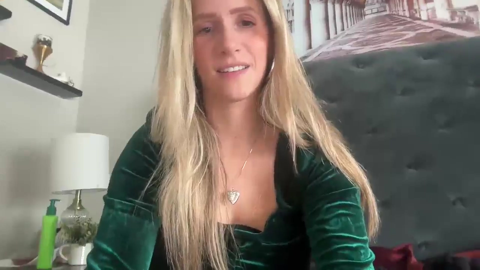 Gallery image thumbnail from Lucylux1's myfreecams stream on, 11/18/2024, 19:29 image 11 of 20