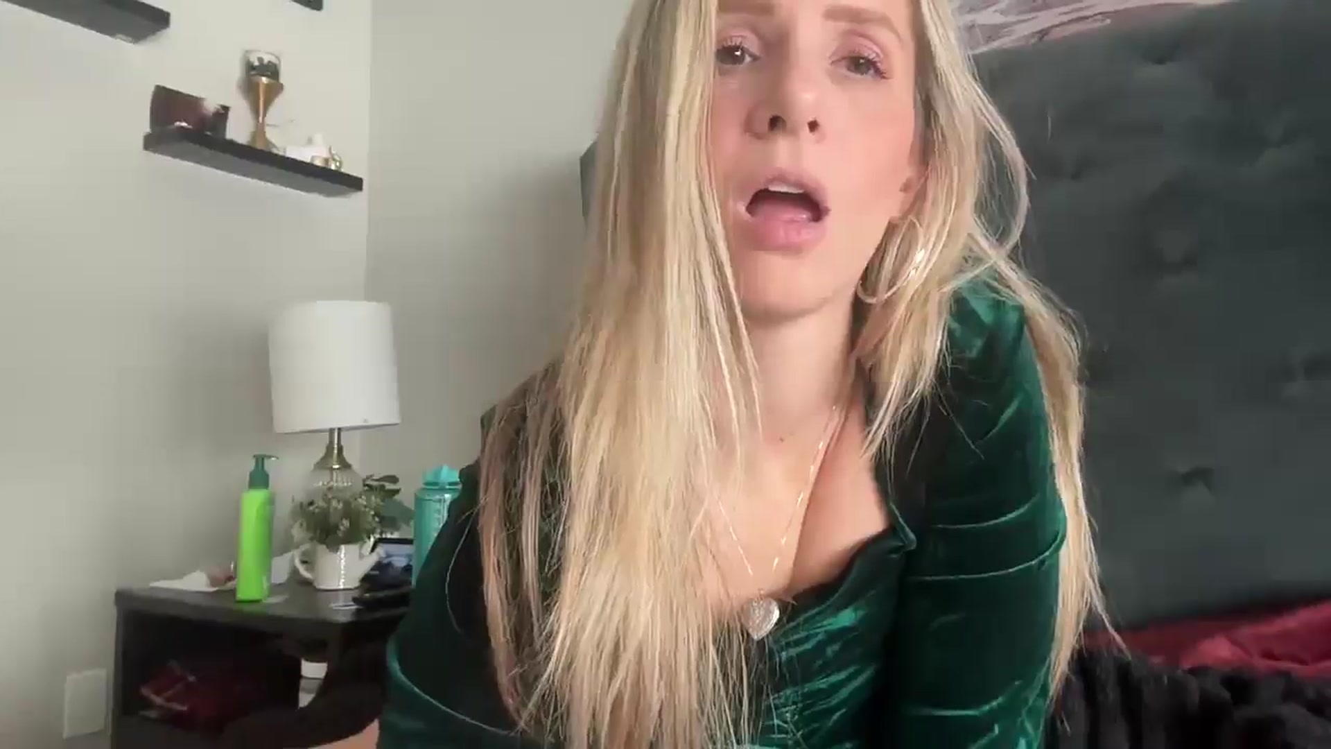 Gallery image thumbnail from Lucylux1's myfreecams stream on, 11/18/2024, 19:29 image 13 of 20