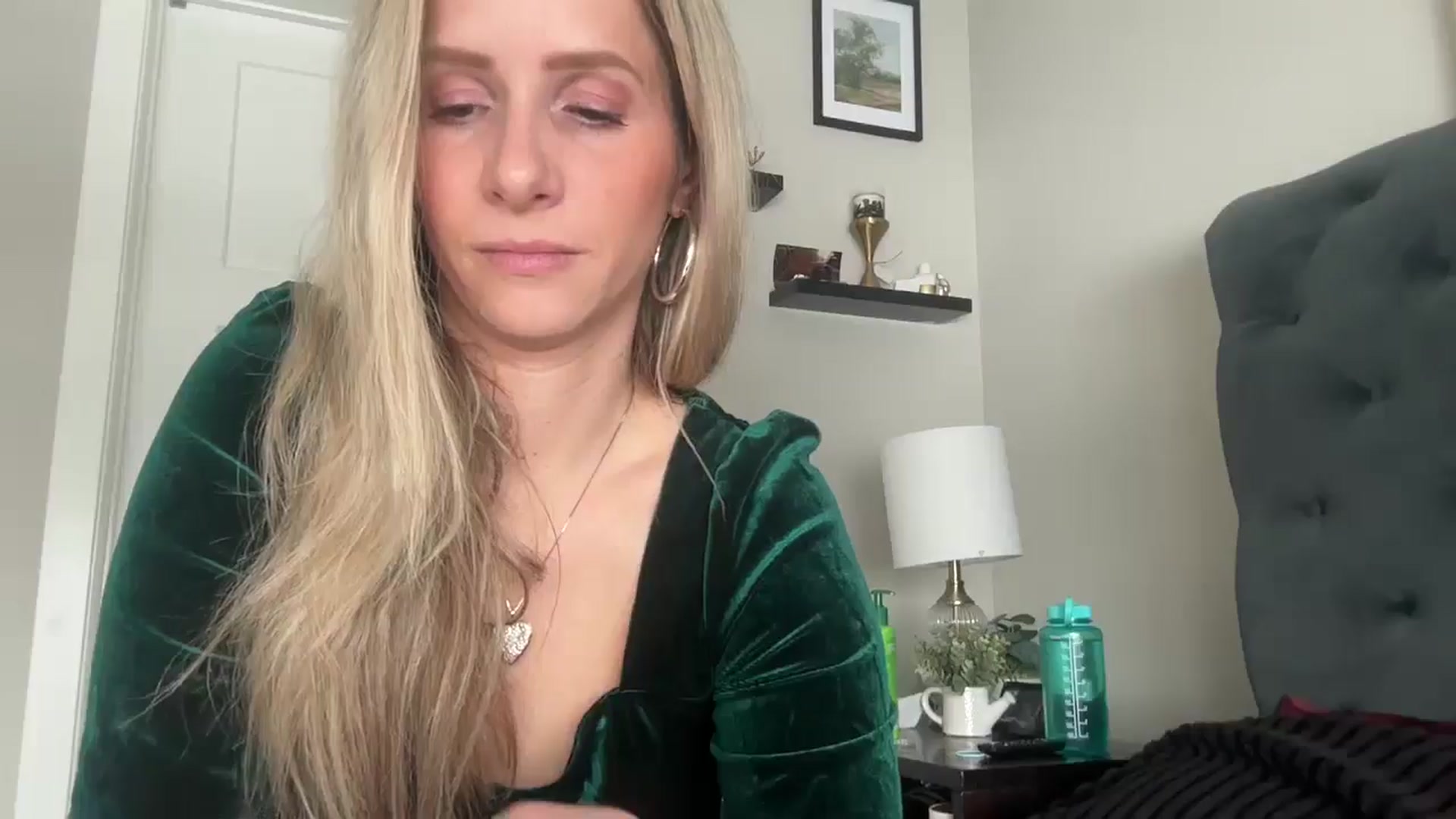 Gallery image thumbnail from Lucylux1's myfreecams stream on, 11/18/2024, 19:29 image 4 of 20