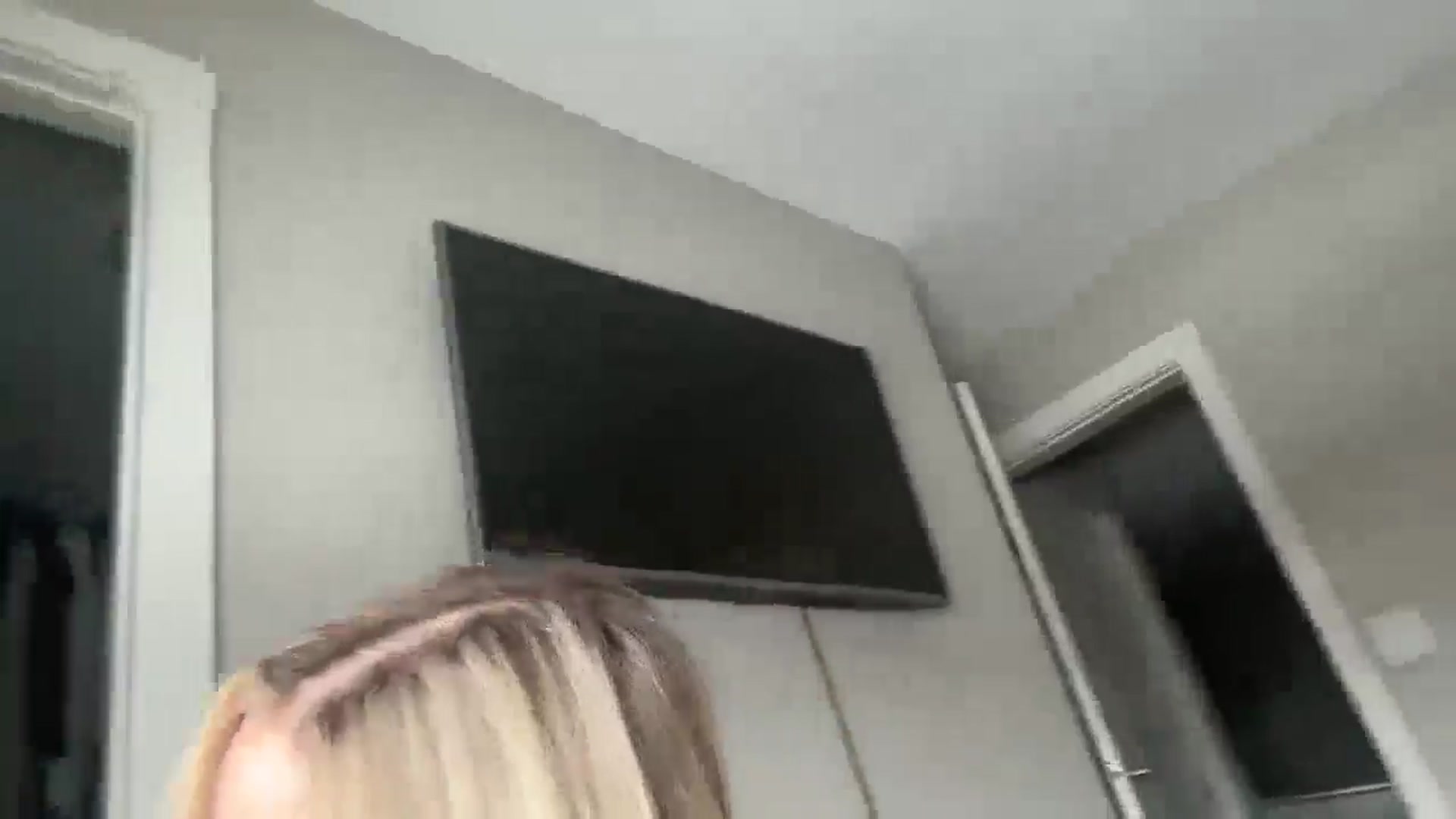 Gallery image thumbnail from Lucylux1's myfreecams stream on, 11/18/2024, 19:29 image 2 of 20