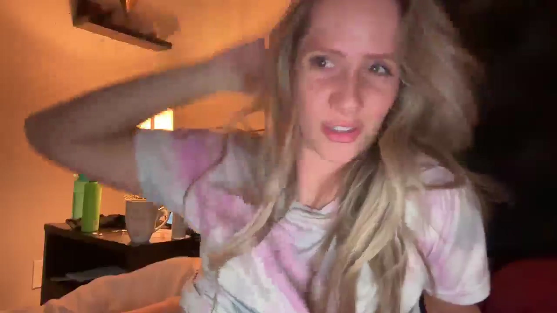 Gallery image thumbnail from Lucylux1's myfreecams stream on, 11/25/2024, 04:04 image 12 of 20