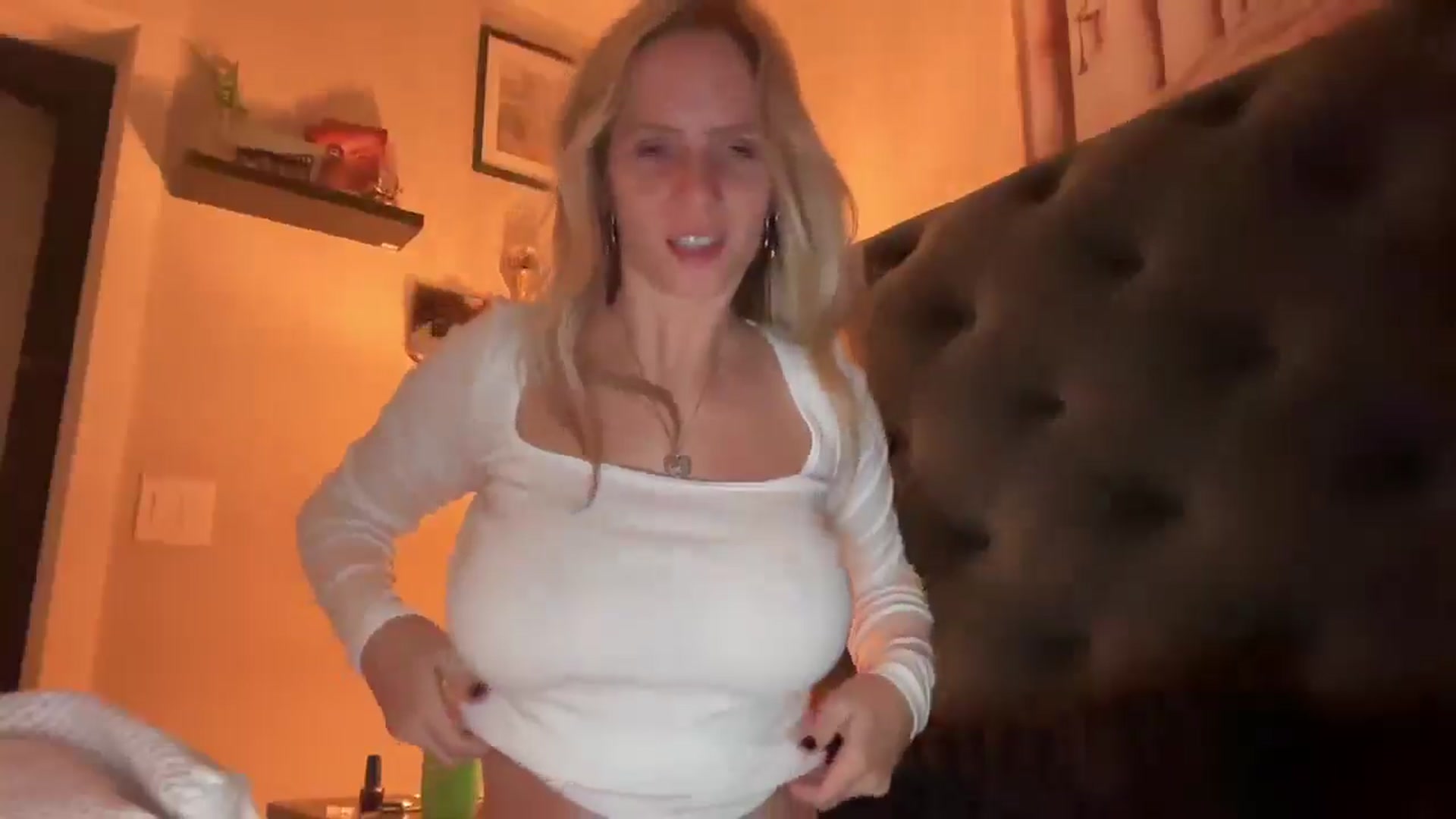 Gallery image thumbnail from Lucylux1's myfreecams stream on, 12/02/2024, 04:26 image 2 of 20