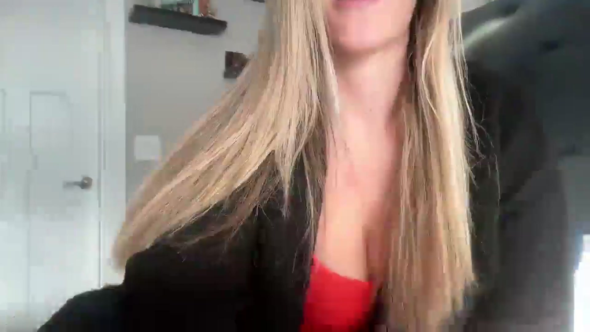 Gallery image thumbnail from Lucylux1's myfreecams stream on, 01/02/2025, 21:55 image 4 of 20