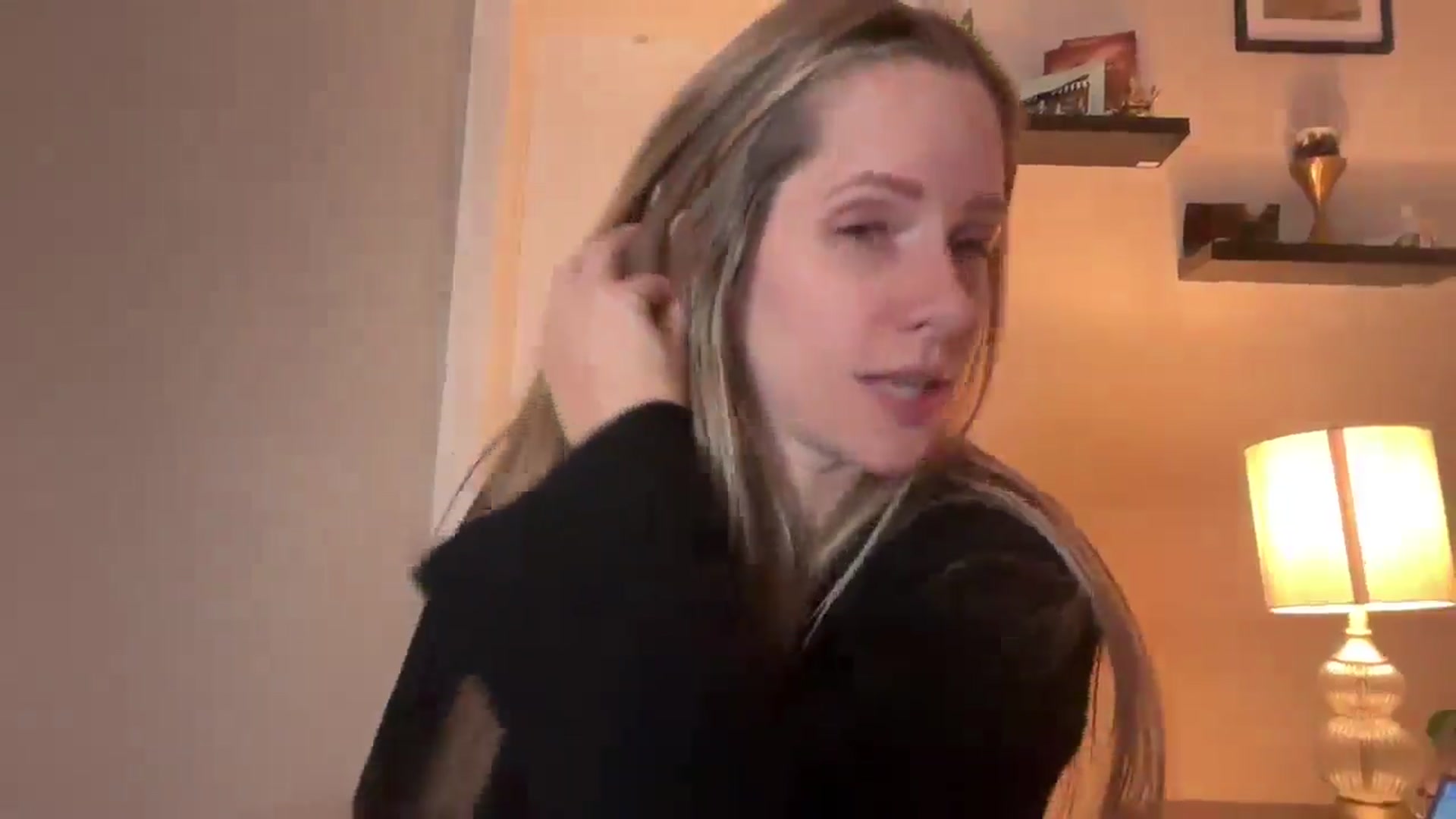 Gallery image thumbnail from Lucylux1's myfreecams stream on, 01/03/2025, 03:20 image 14 of 20
