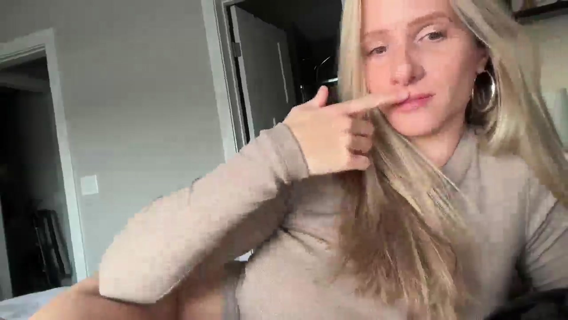 Gallery image thumbnail from Lucylux1's myfreecams stream on, 01/15/2025, 23:26 image 20 of 20