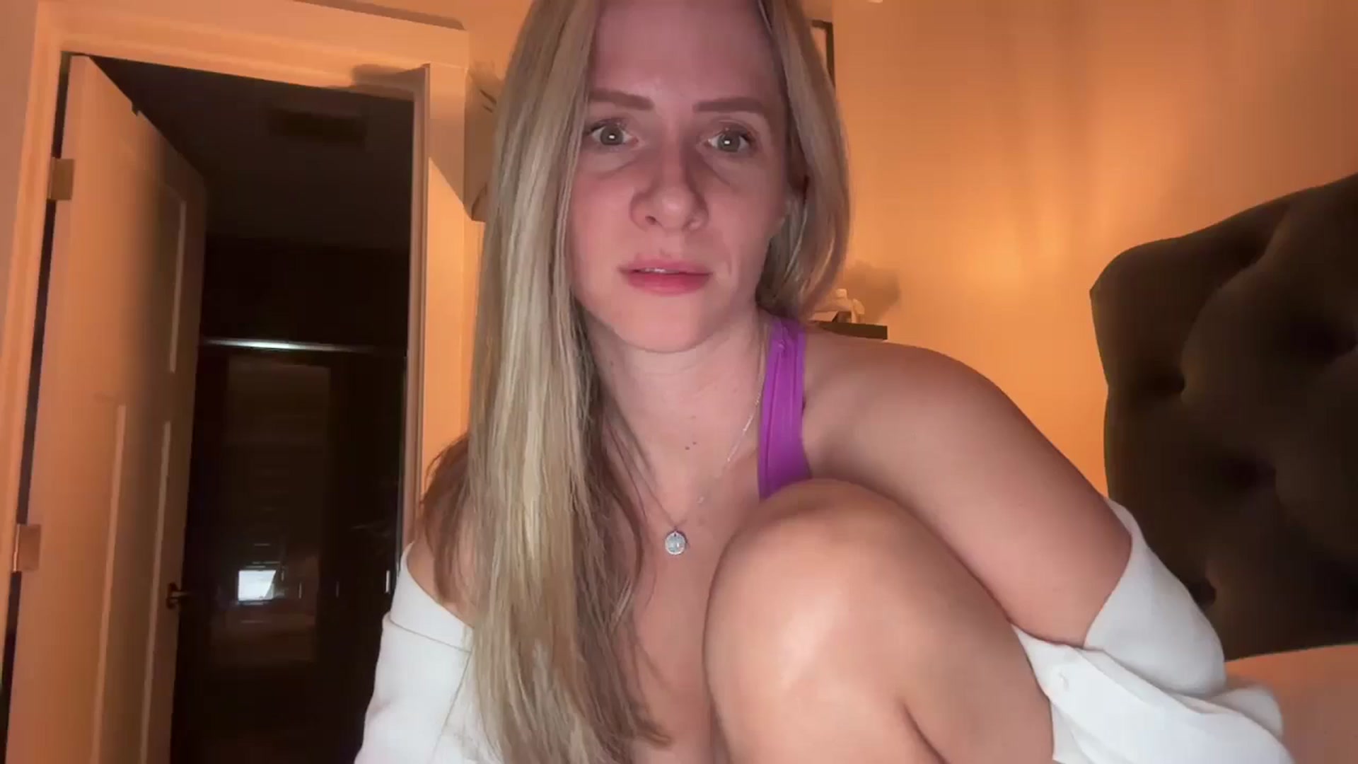 Gallery image thumbnail from Lucylux1's myfreecams stream on, 01/16/2025, 04:25 image 19 of 20