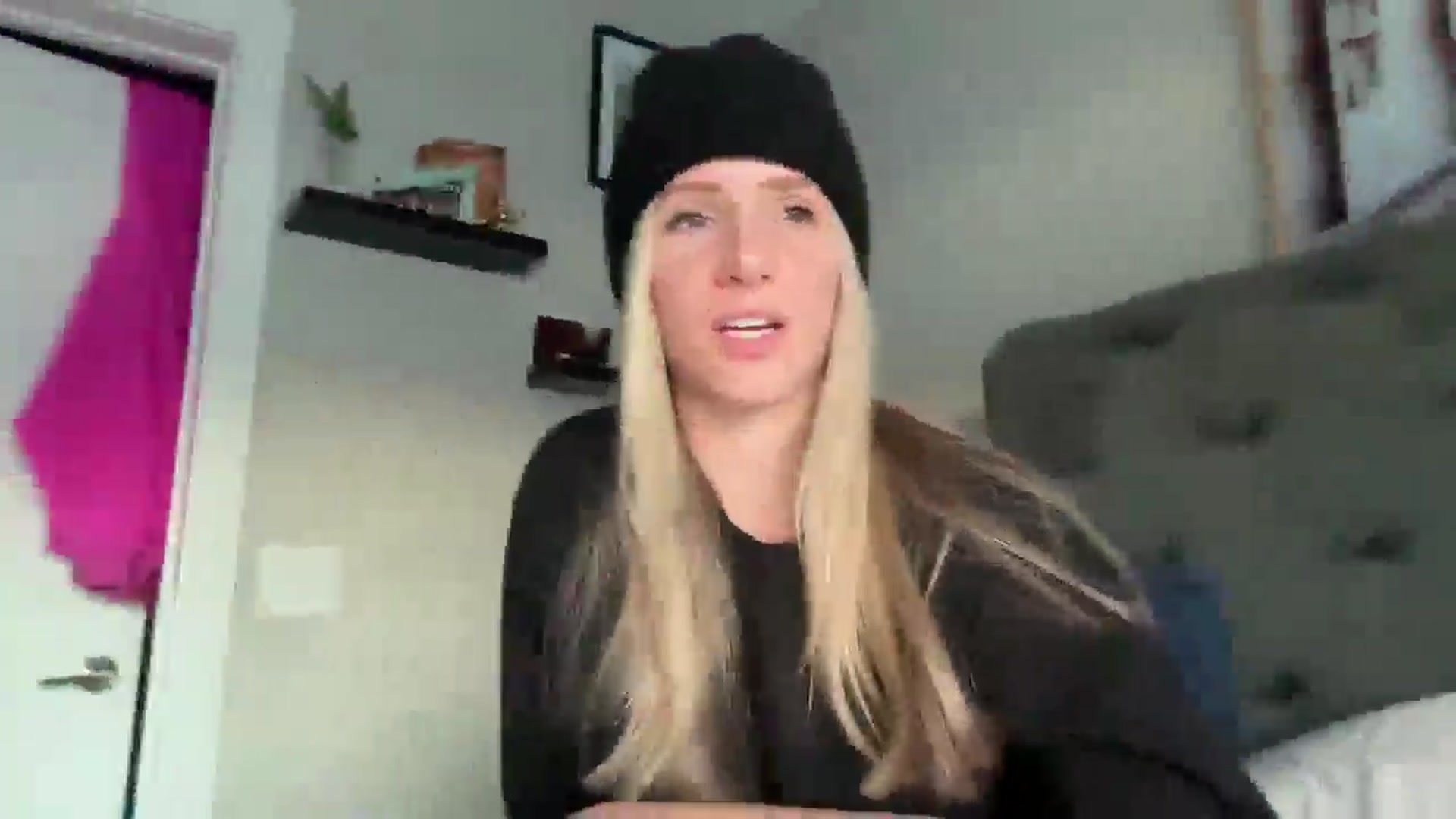 Gallery image thumbnail from Lucylux1's myfreecams stream on, 01/18/2025, 23:51 image 13 of 20