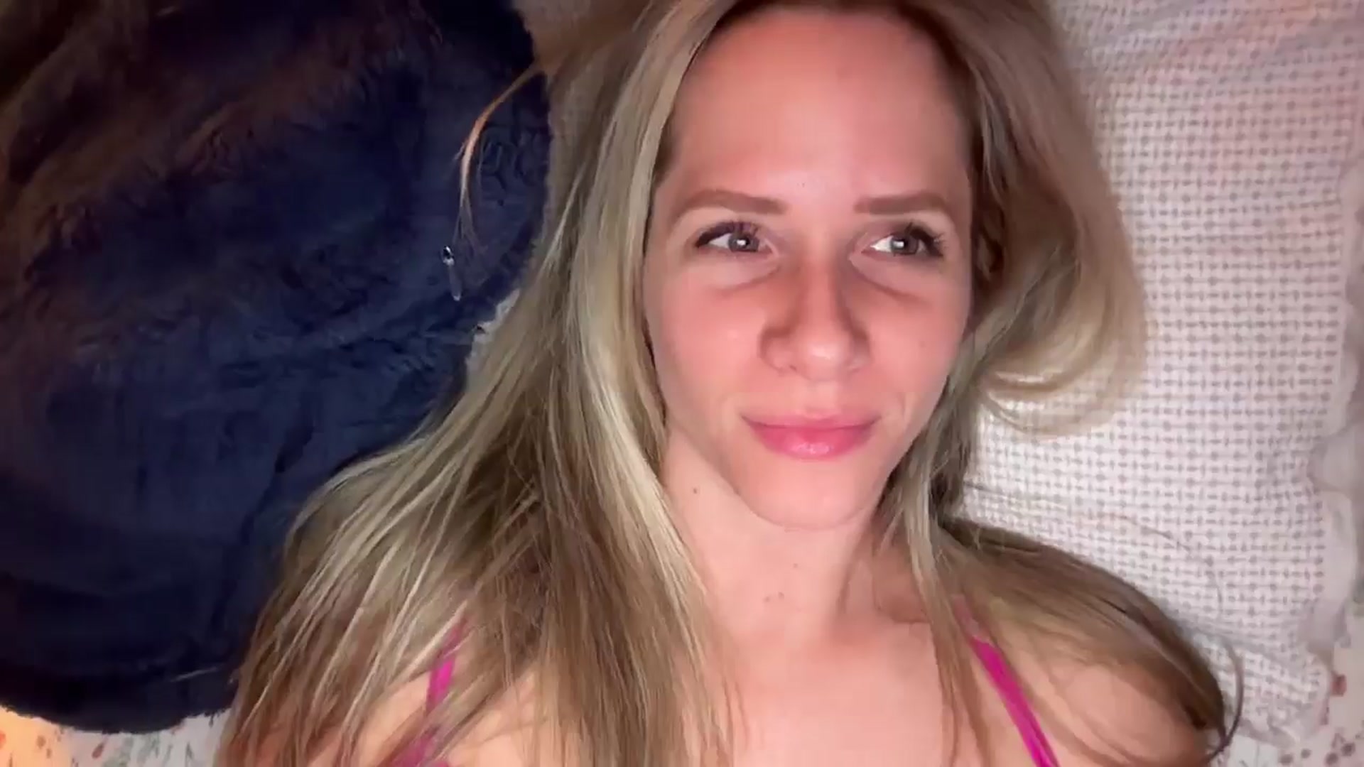 Gallery image thumbnail from Lucylux1's myfreecams stream on, 01/19/2025, 04:35 image 15 of 20