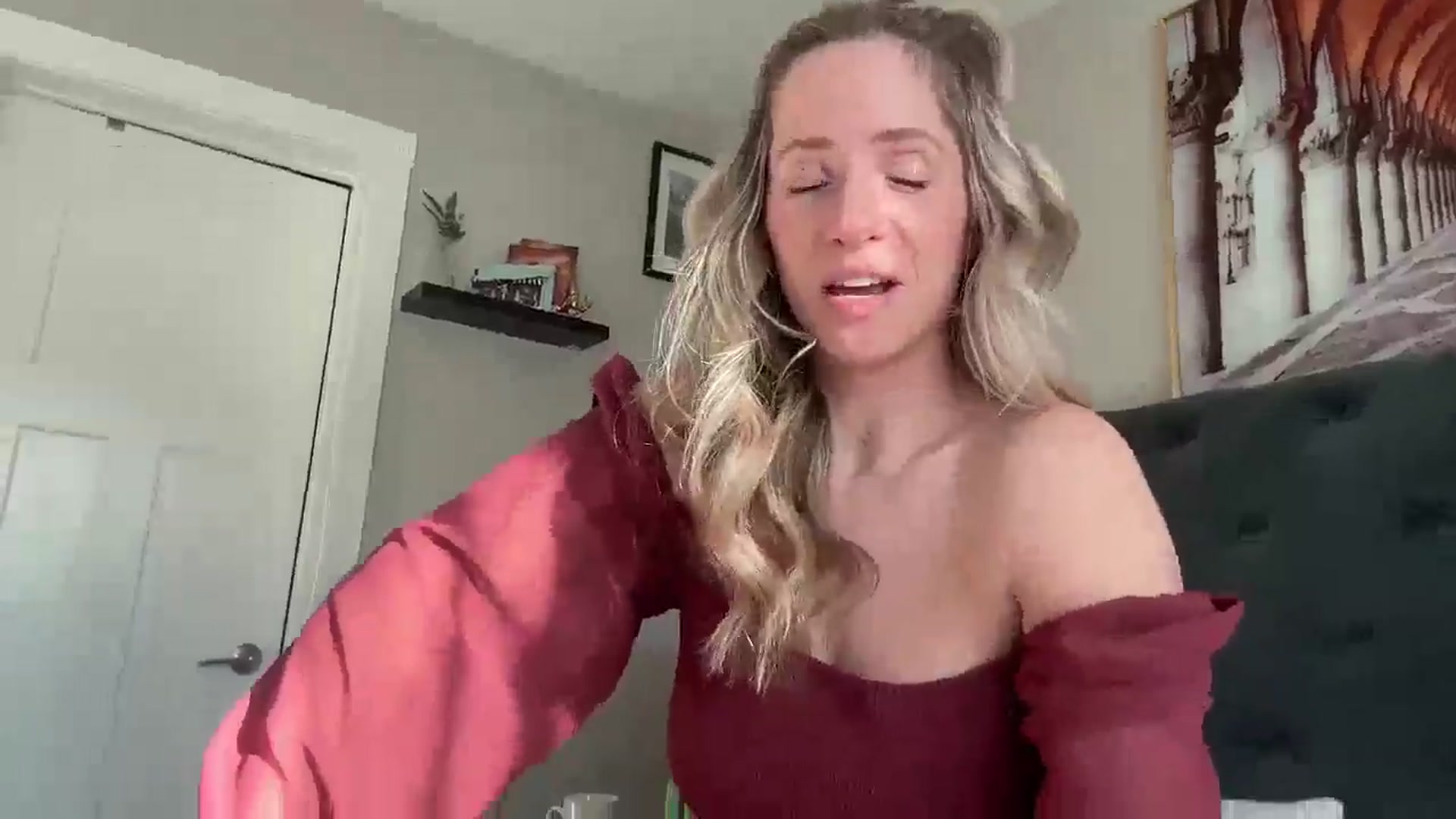 Gallery image thumbnail from Lucylux1's myfreecams stream on, 01/21/2025, 19:40 image 4 of 20