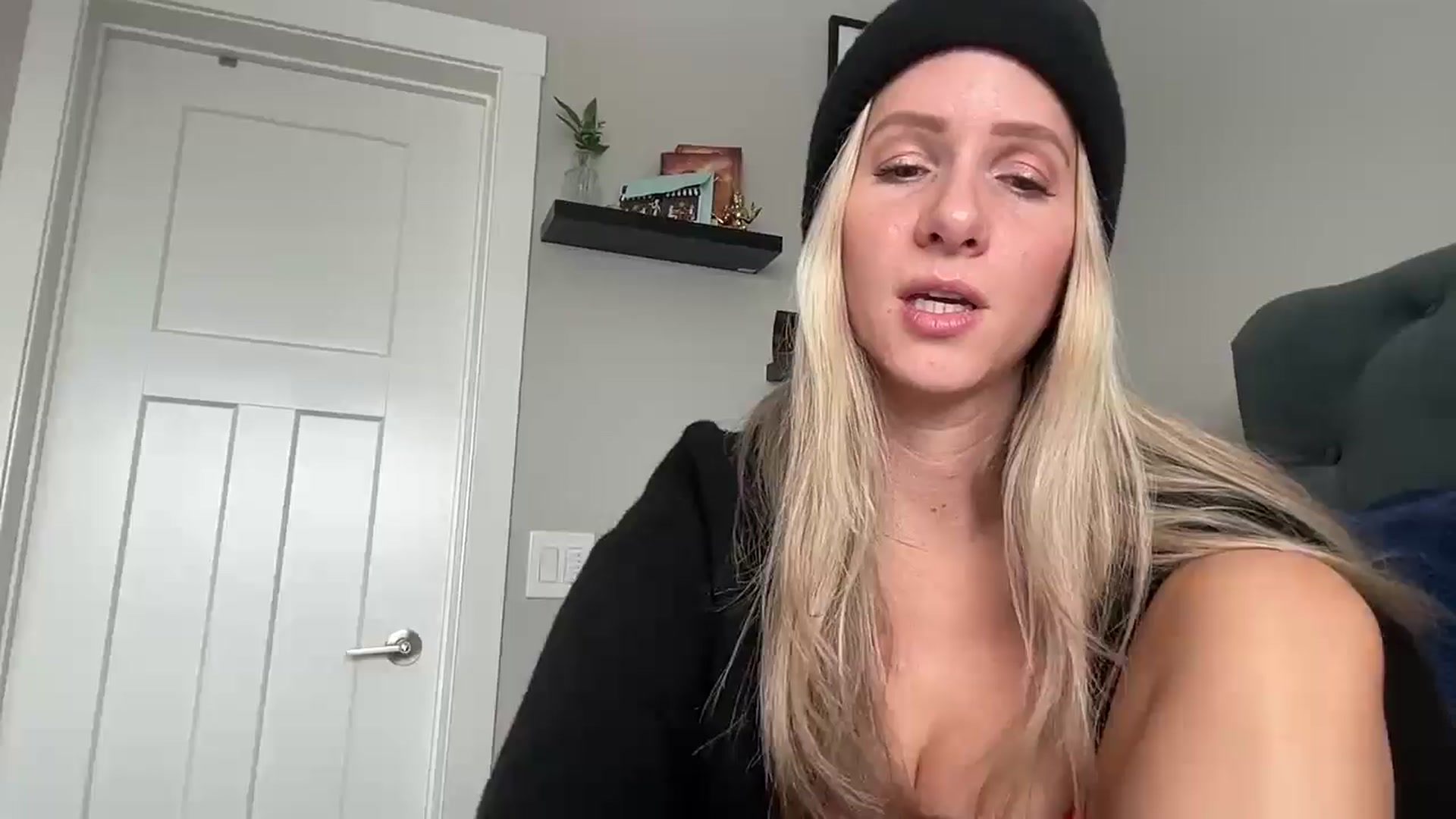 Gallery image thumbnail from Lucylux1's myfreecams stream on, 02/03/2025, 18:46 image 1 of 20