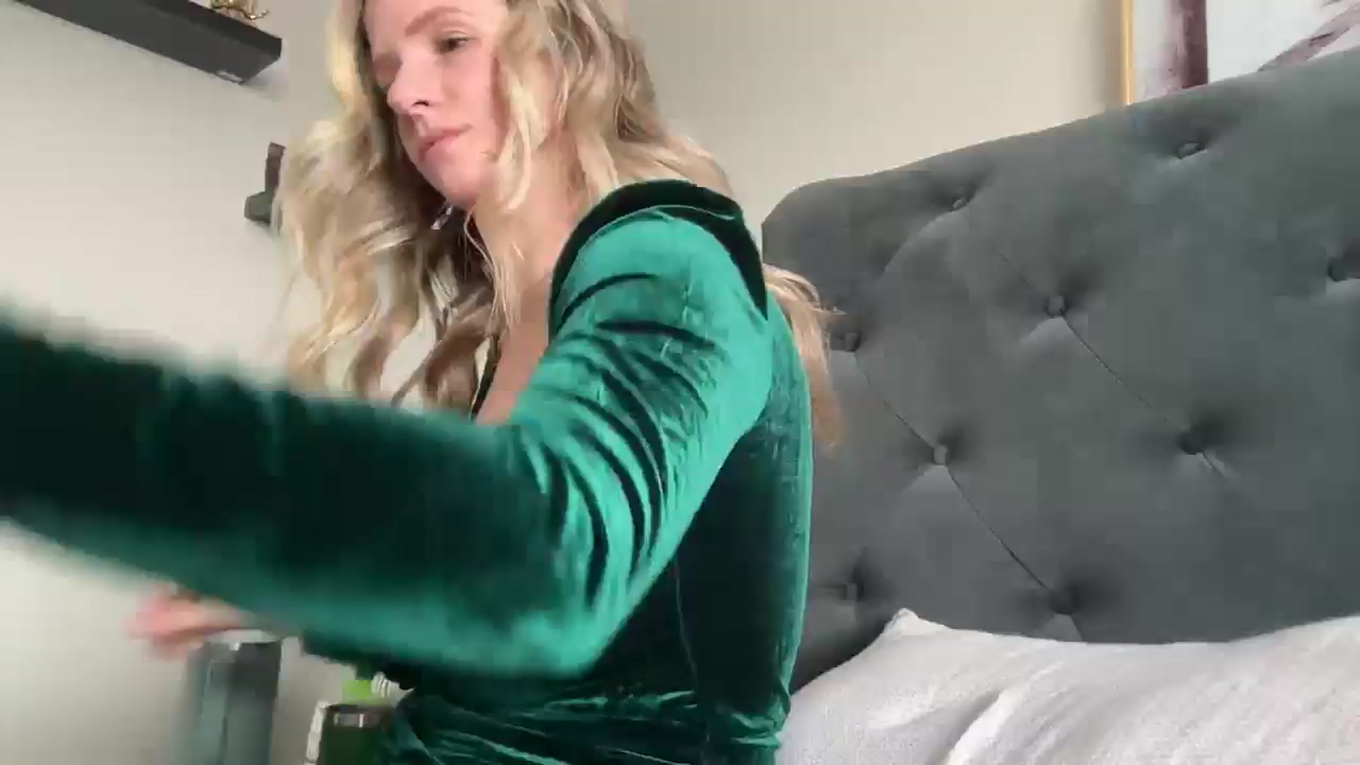 Gallery image thumbnail from Lucylux1's myfreecams stream on, 03/03/2025, 18:51 image 4 of 20