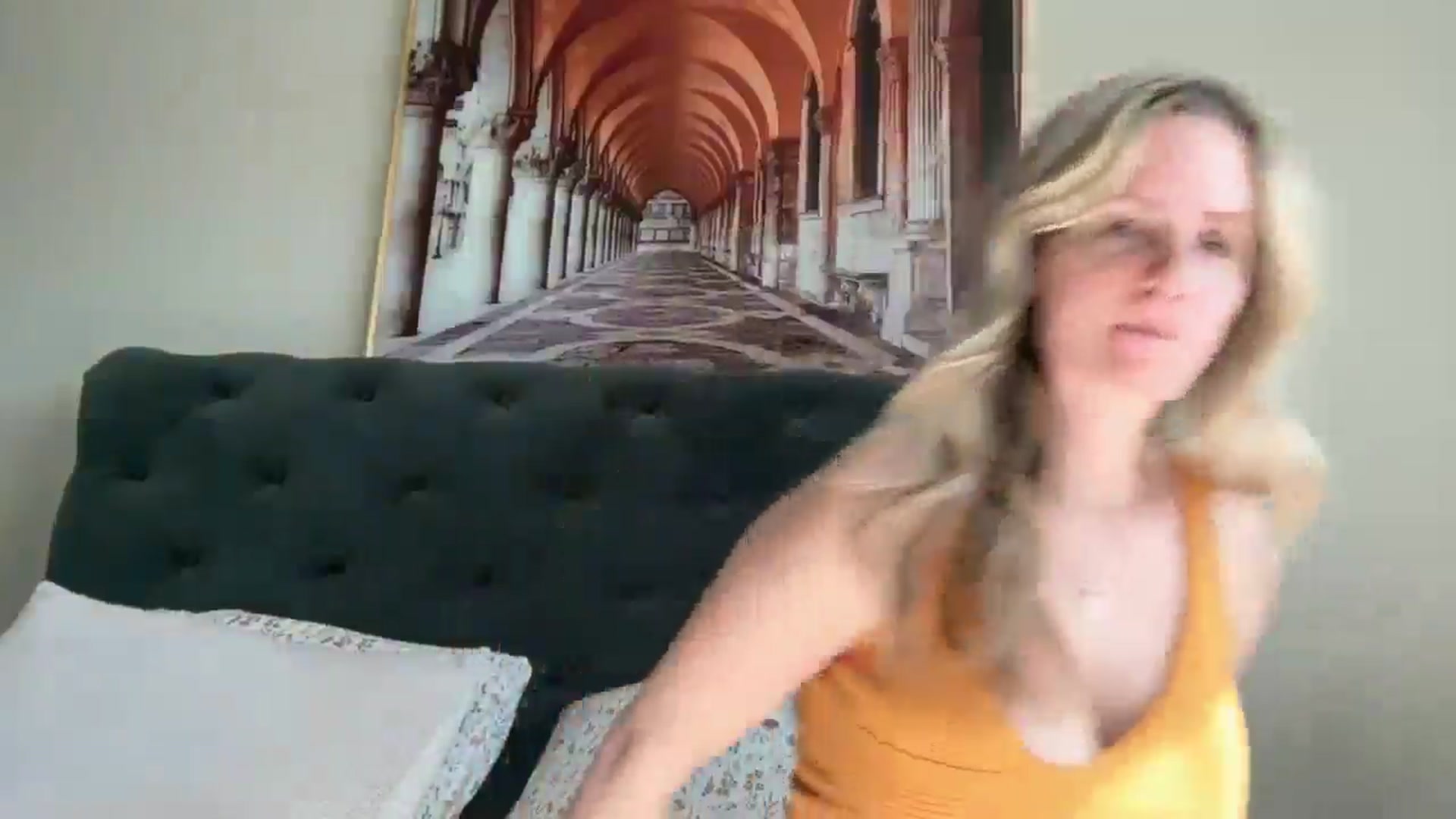 Gallery image thumbnail from Lucylux1's myfreecams stream on, 03/04/2025, 18:51 image 20 of 20