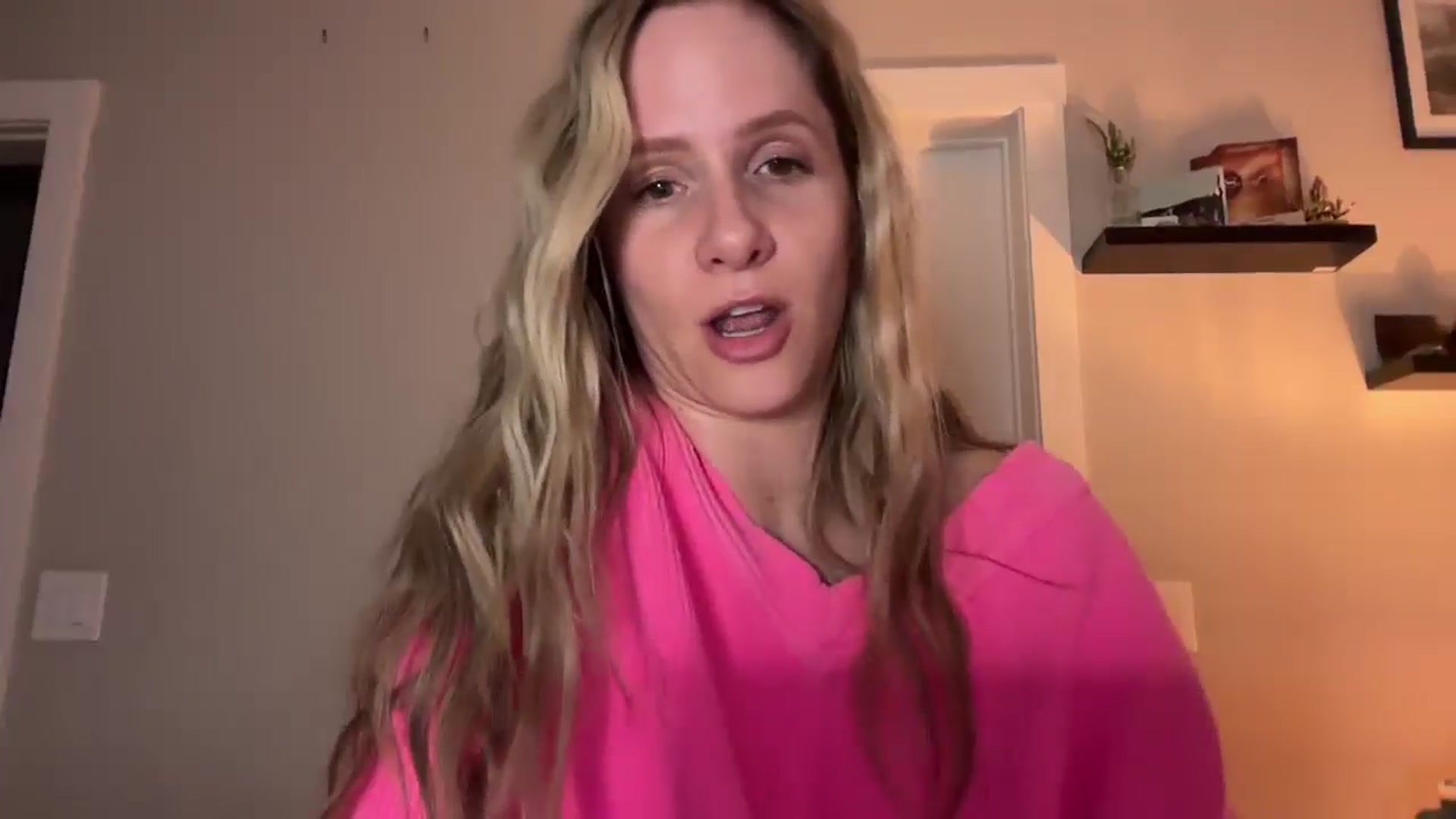 Gallery image thumbnail from Lucylux1's myfreecams stream on, 03/14/2025, 01:35 image 20 of 20