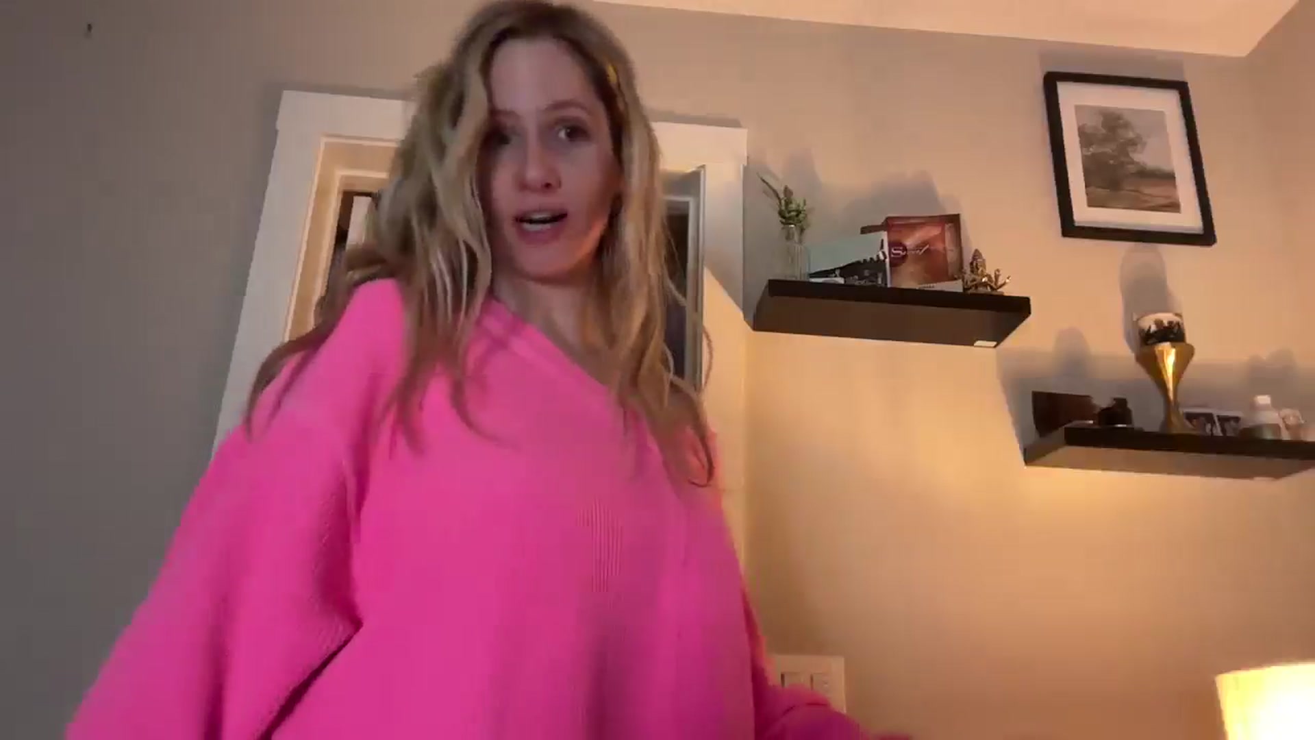 Gallery image thumbnail from Lucylux1's myfreecams stream on, 03/14/2025, 01:35 image 15 of 20